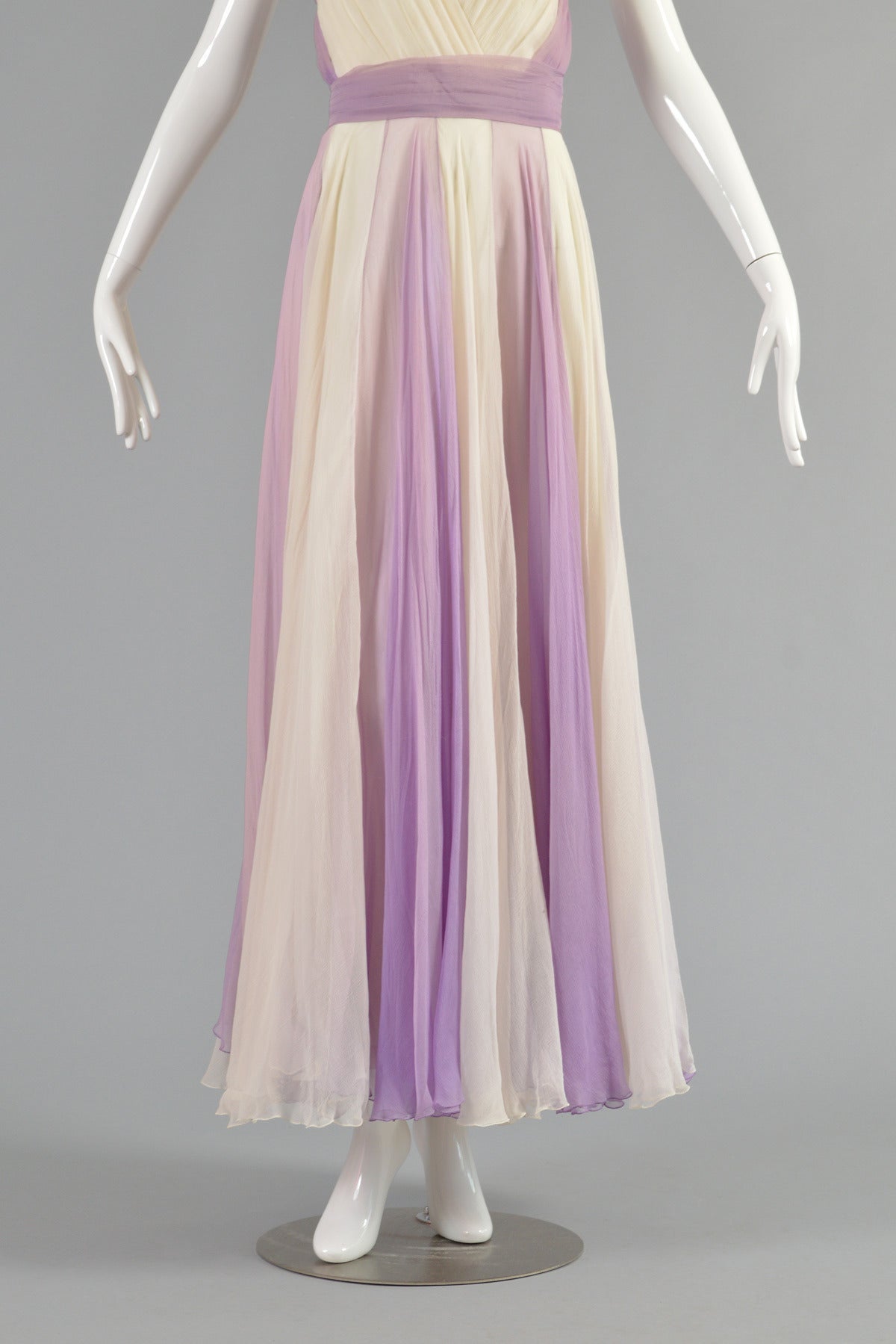 1960's Silk Chiffon Evening Gown in the manner of Helen Rose In Excellent Condition In Yucca Valley, CA