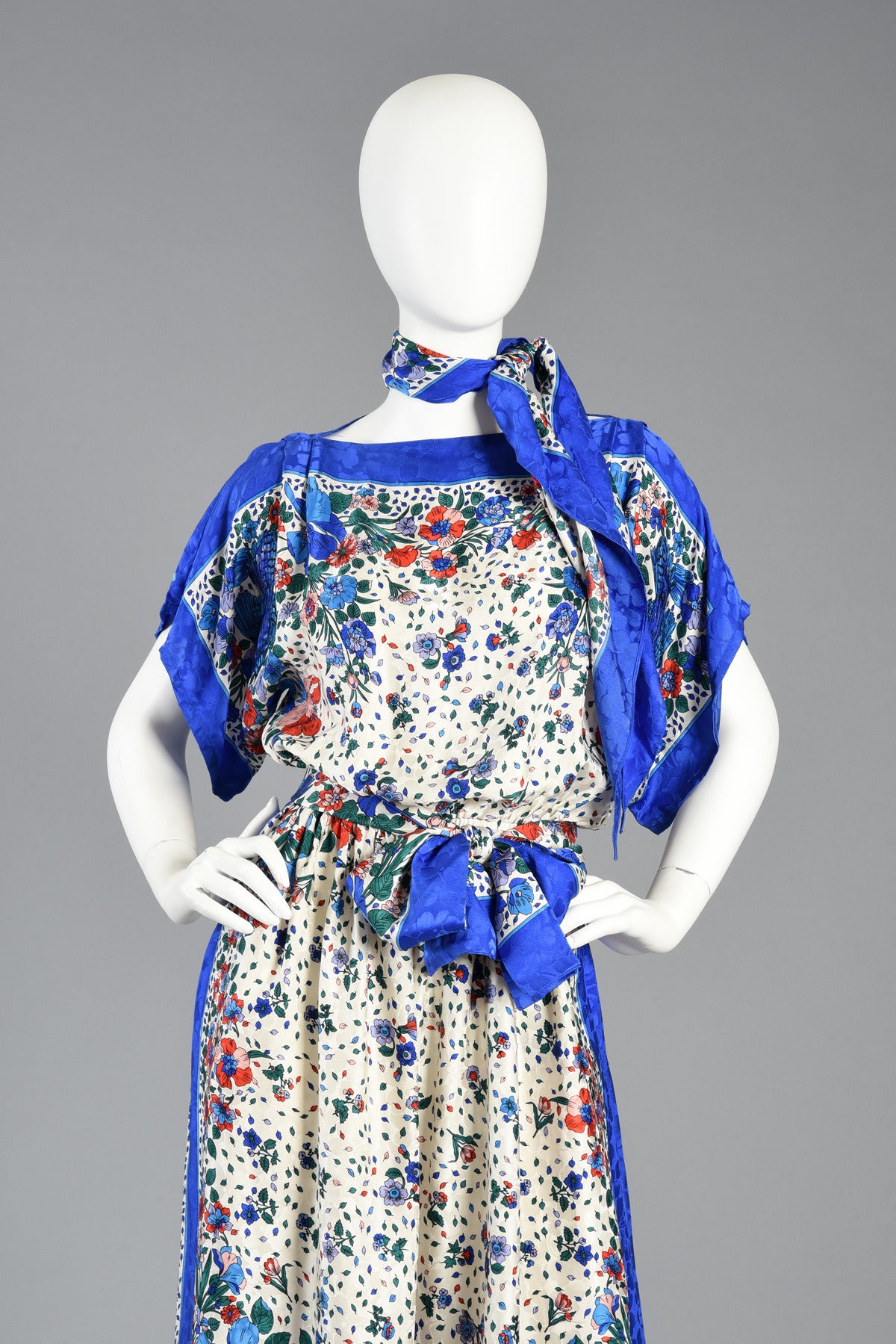 Women's 1980s Bluebirds + Flowers Kimono Sleeved Silk Scarf Dress