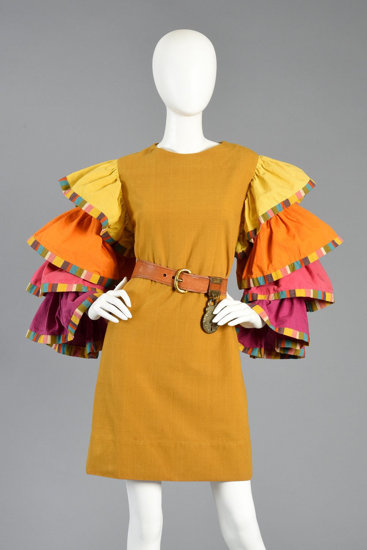 Island Resort 1960s Tiered Shift Dress In Excellent Condition In Yucca Valley, CA