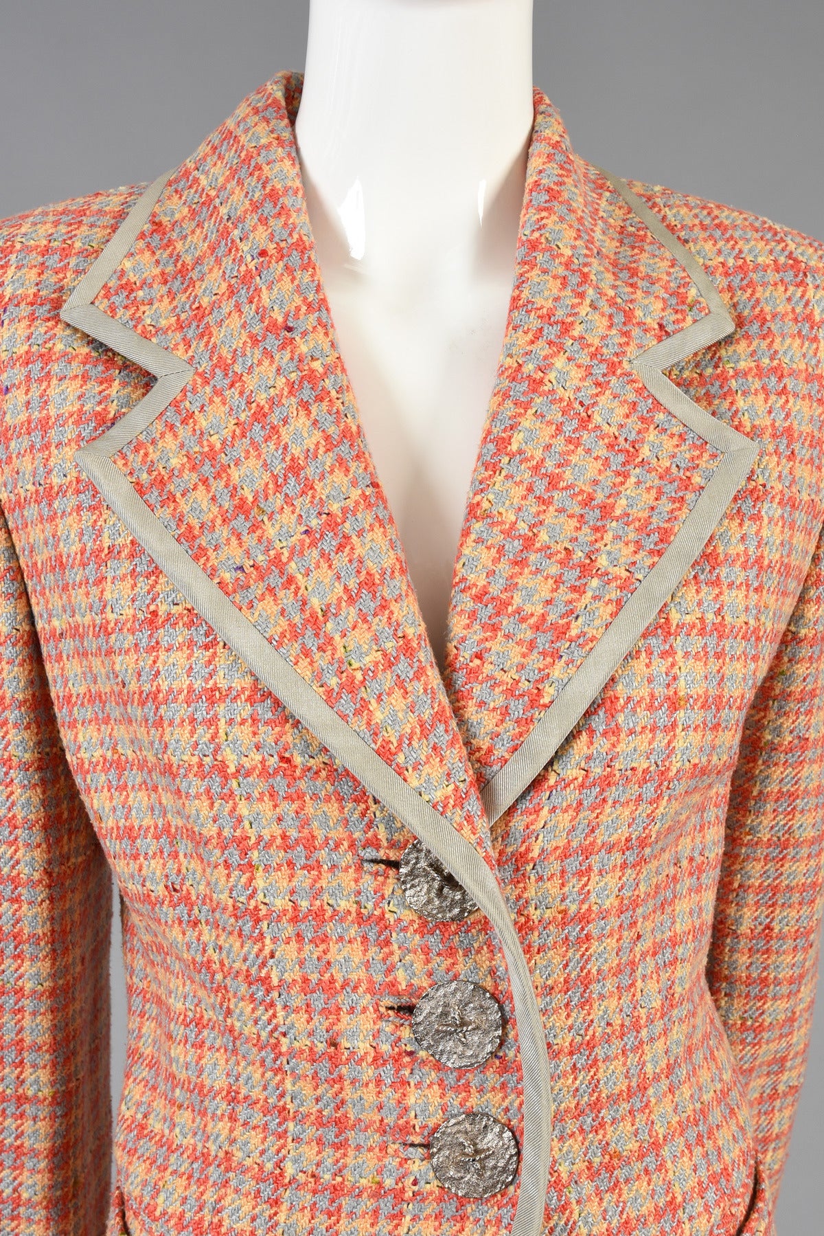 1990's Christian Dior Houndstooth Plaid Jacket In Excellent Condition For Sale In Yucca Valley, CA