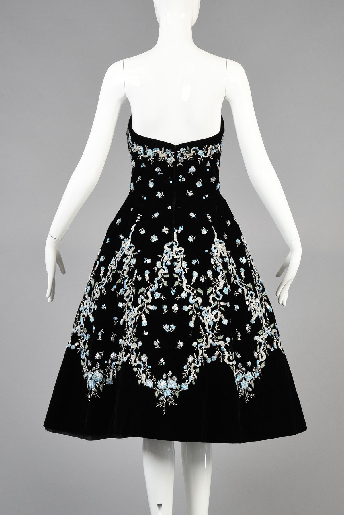 1957 Pierre Balmain Haute Couture Cocktail Dress with Lesage Embroidery For Sale 1