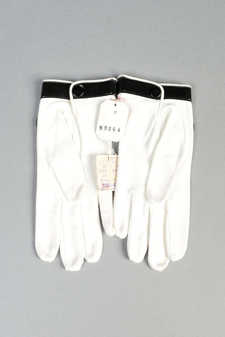60s NOS Pierre Cardin Space Age Gloves In New Condition In Yucca Valley, CA