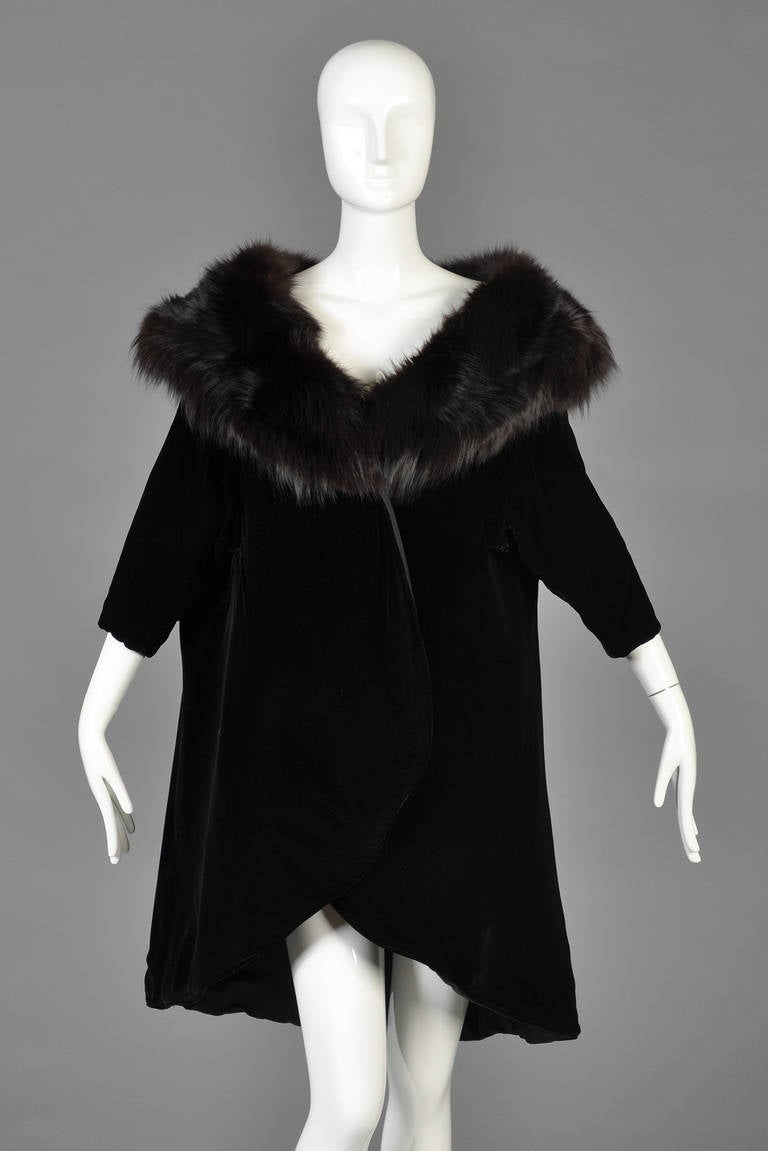 Mr Blackwell 1960s Velvet + Fox Fur Tapered Swing Coat In Excellent Condition In Yucca Valley, CA