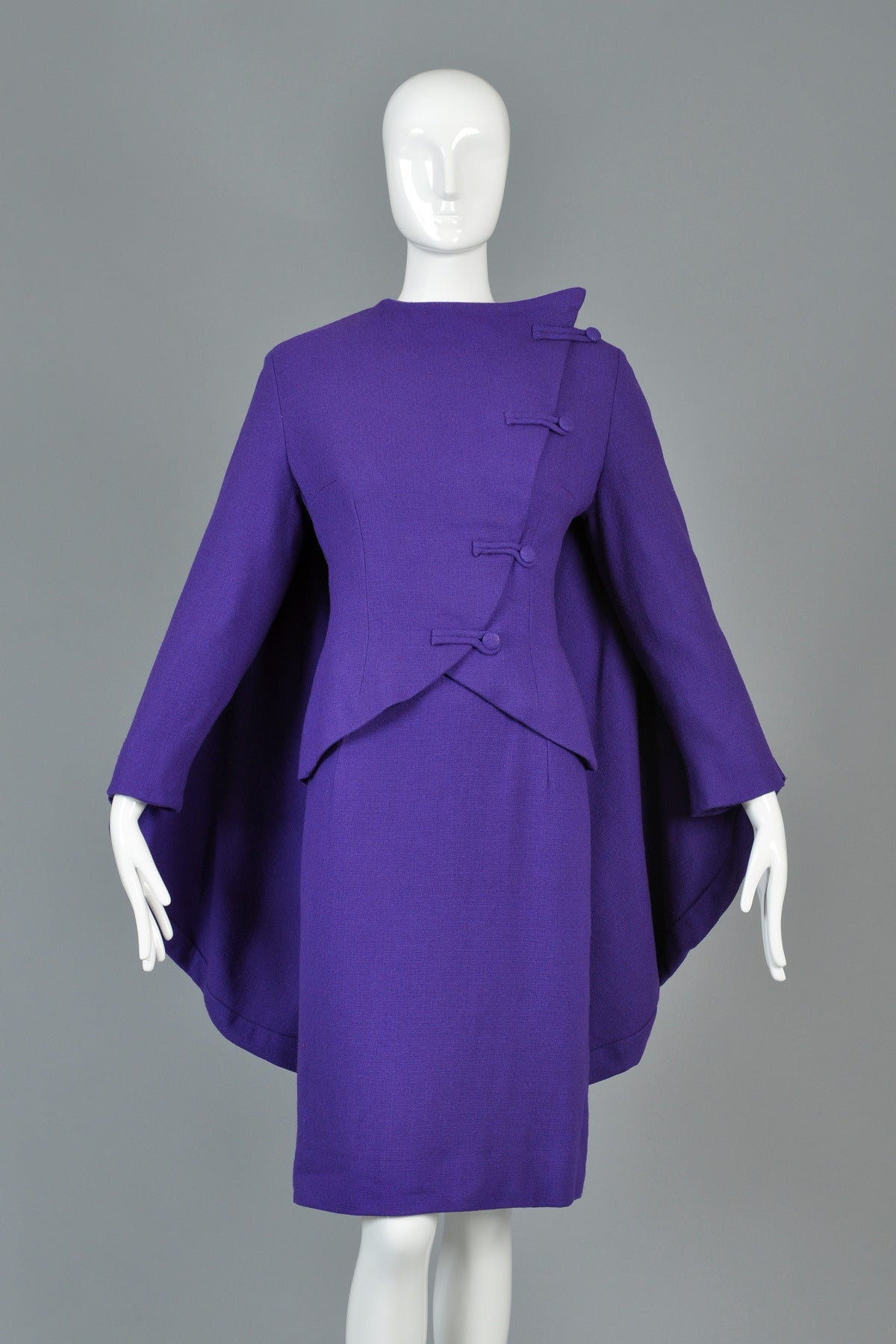 1950s Architectural Cape-Backed Jacket + Dress Ensemble In Excellent Condition In Yucca Valley, CA