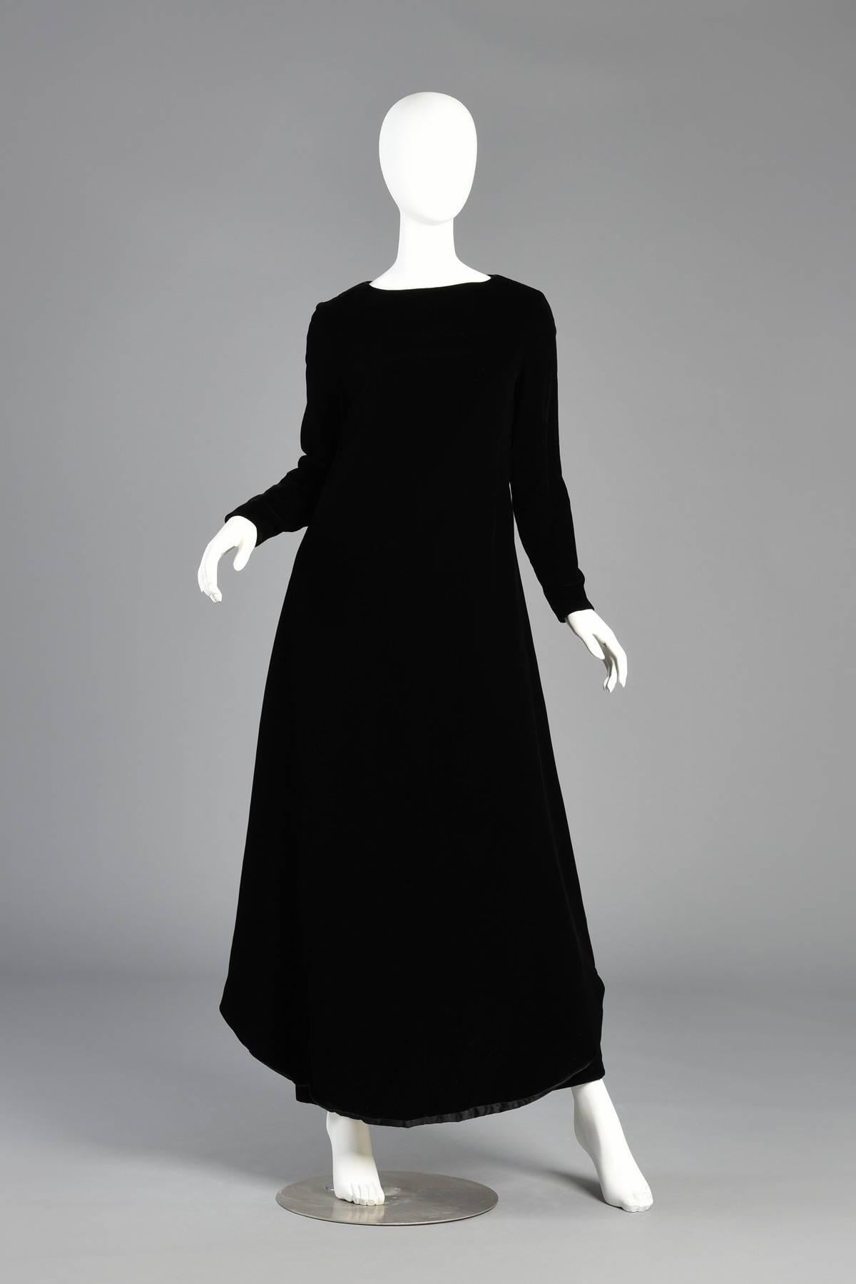 Pierre Cardin Space Age Velvet Apron Paneled Gown In Excellent Condition For Sale In Yucca Valley, CA