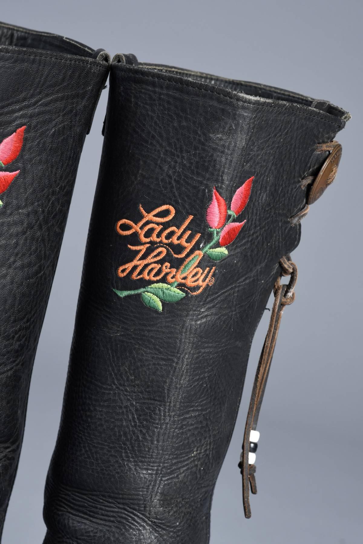 Lady Harley Motorcycle Boots with Embroidered Roses  In Excellent Condition For Sale In Yucca Valley, CA