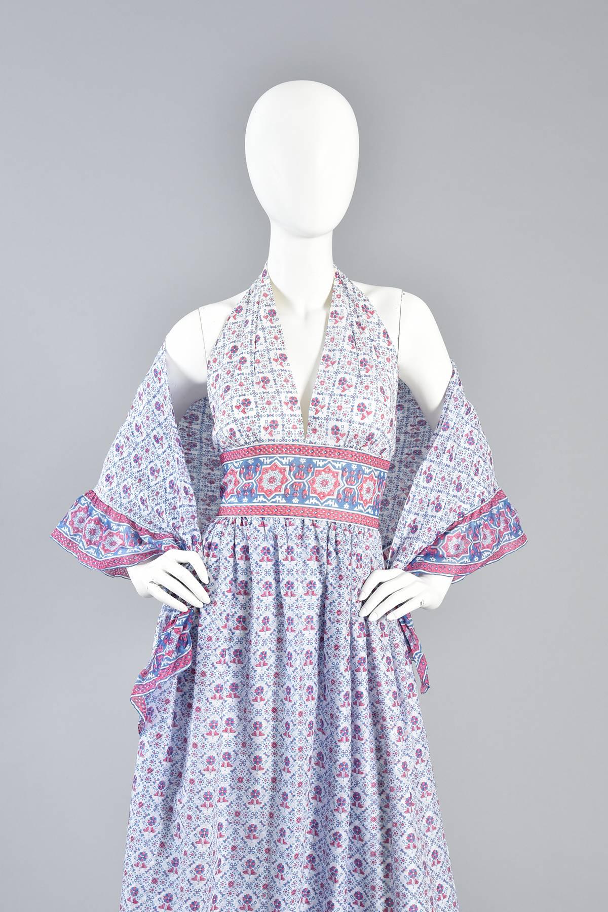 Lovely 1970s Ethnic India Print Backless Cotton Halter Dress with Scarf  For Sale 4