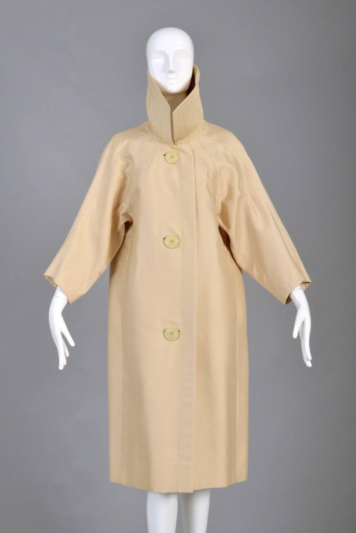1950s Christian Dior Fin Back Silk Coat In Excellent Condition For Sale In Yucca Valley, CA