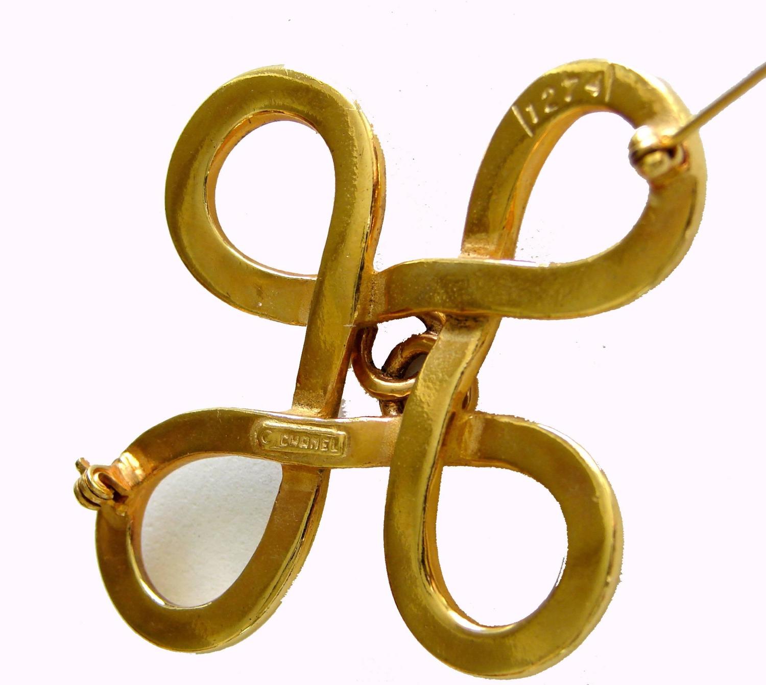 interiors monalisa 1970s Logo CC Pin Gold Brooch For Looped Sale at 1stdibs Chanel Cross interiors monalisa 1970s Logo CC Pin Gold Brooch For Looped Sale at 1stdibs Chanel Cross