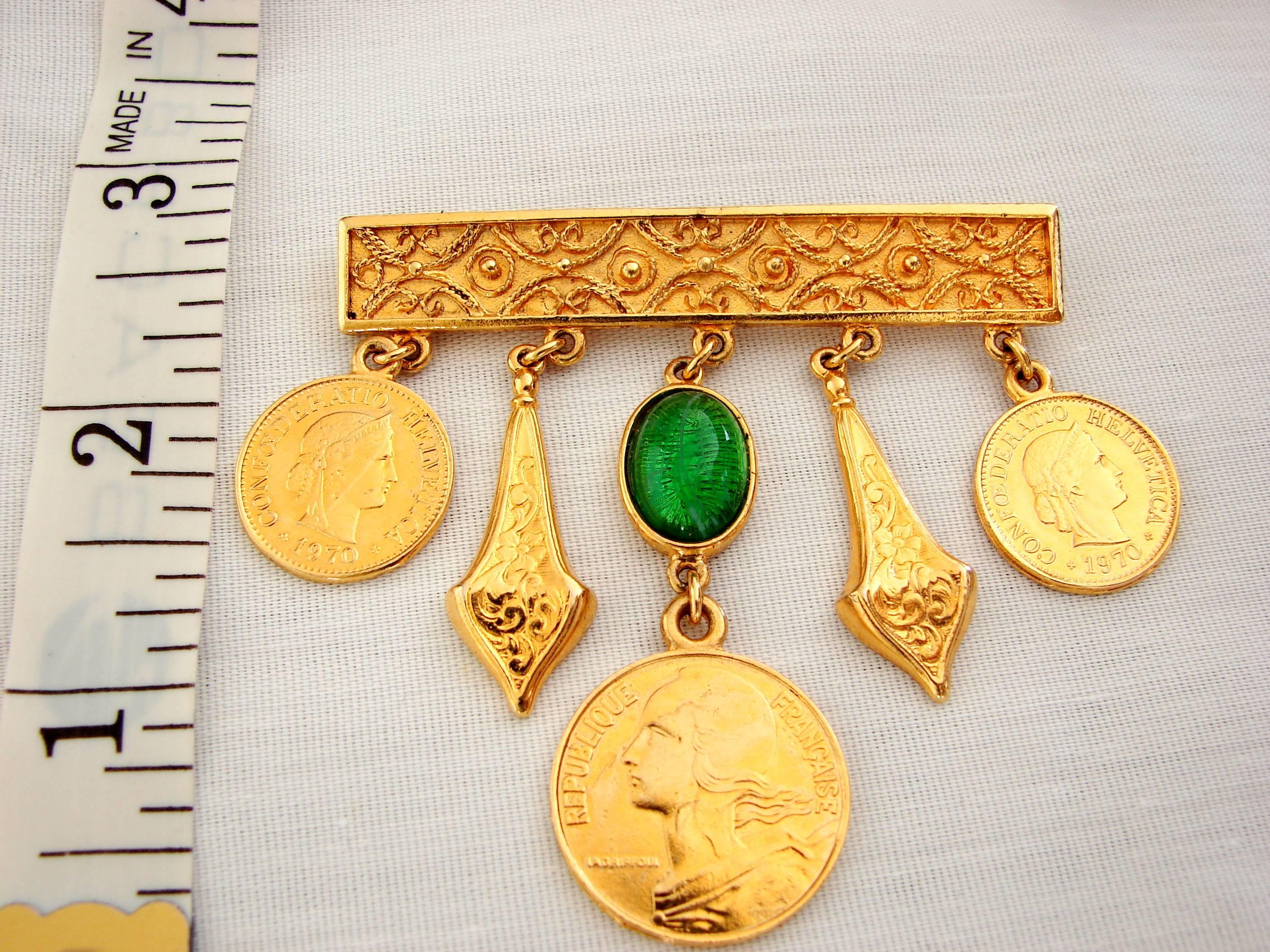 Ben Amun Gold Bar Pin with Etruscan Charms Brooch 1980s  In Excellent Condition In Port Saint Lucie, FL