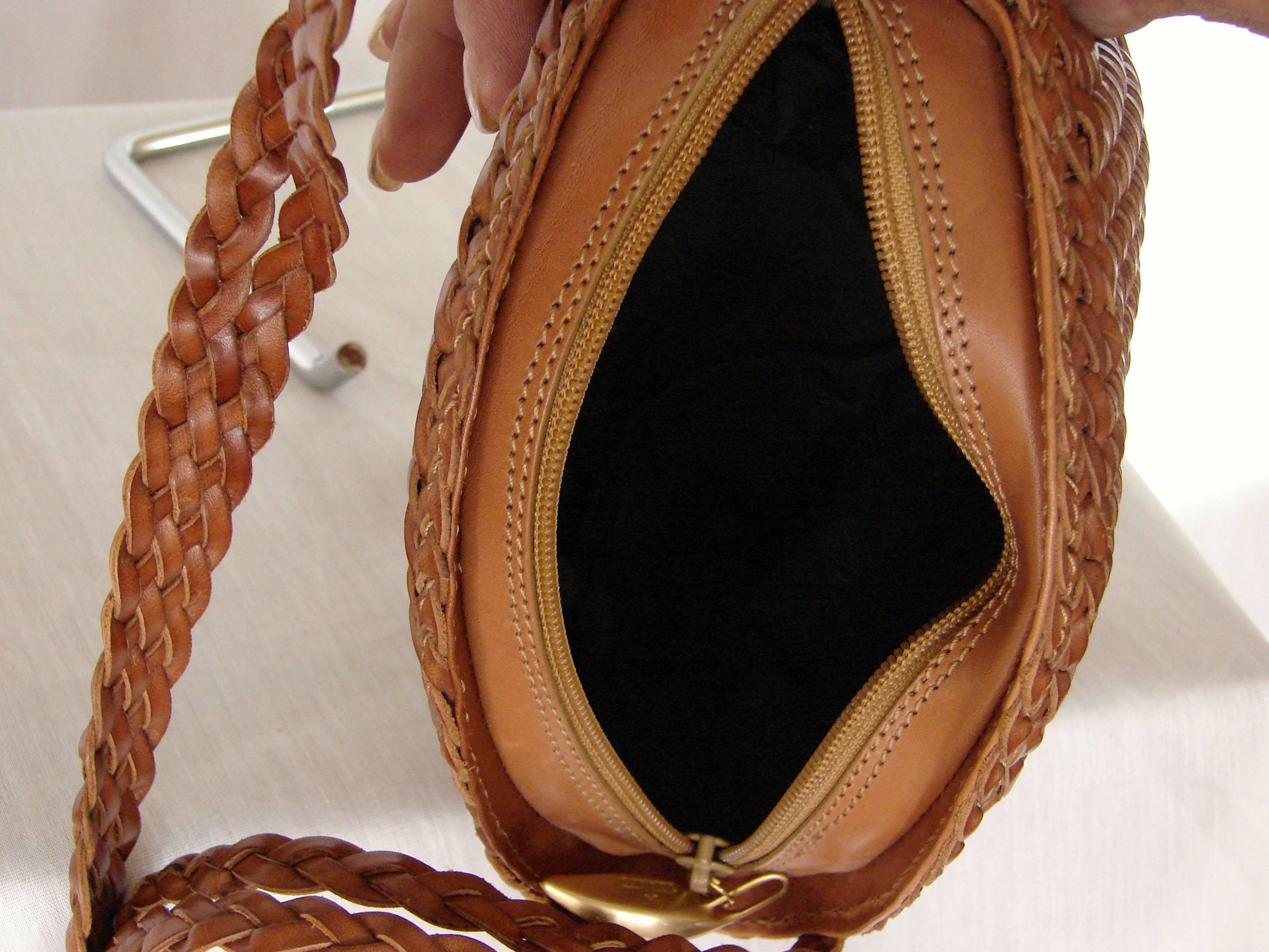 De Vecchi by Hamilton Hodge Woven Leather Handbag Shoulder Bag Purse Italy In Excellent Condition In Port Saint Lucie, FL