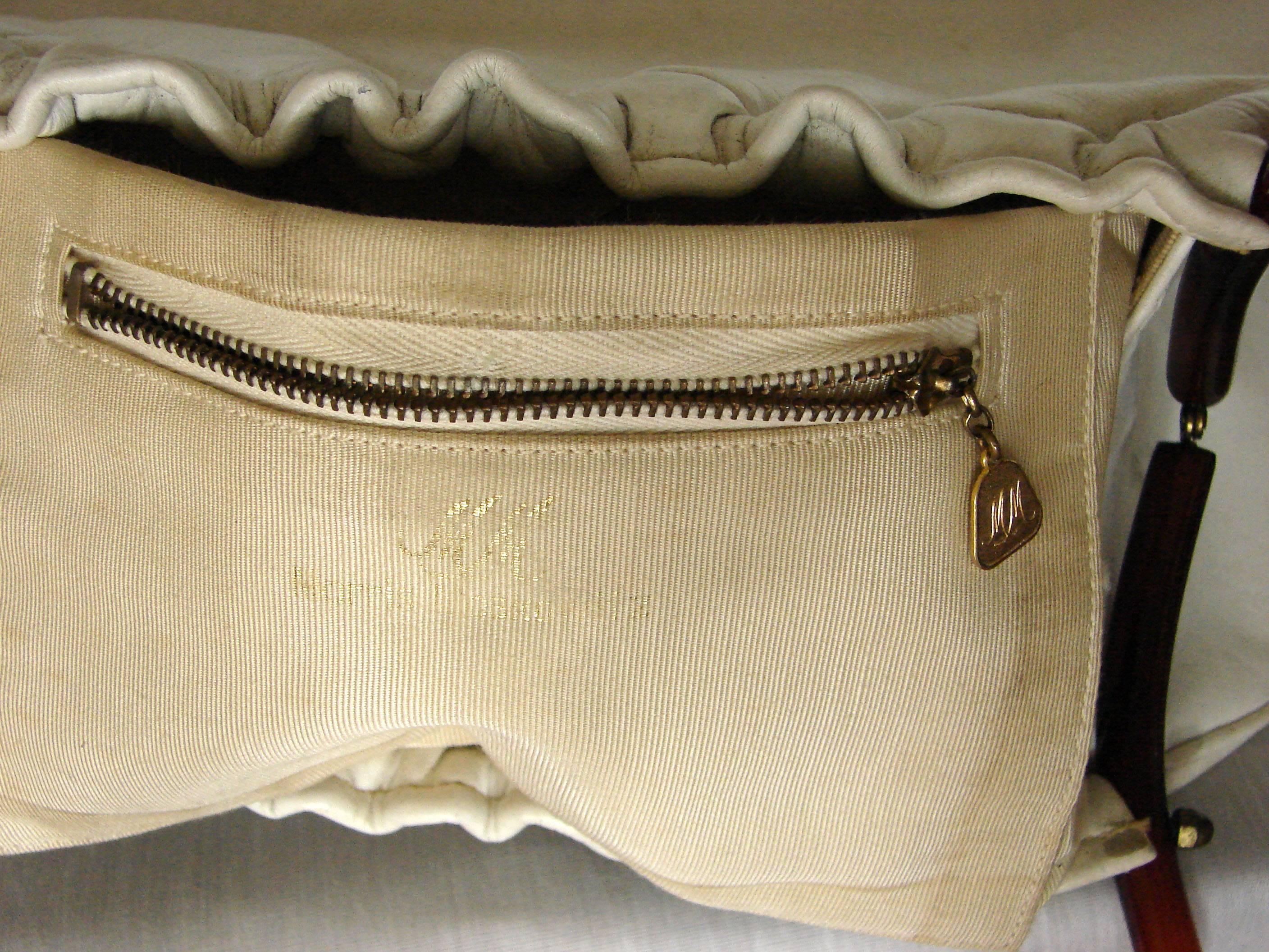 Morris Moskowitz White Leather Handbag with Hinged Lucite Handles 1960s  1