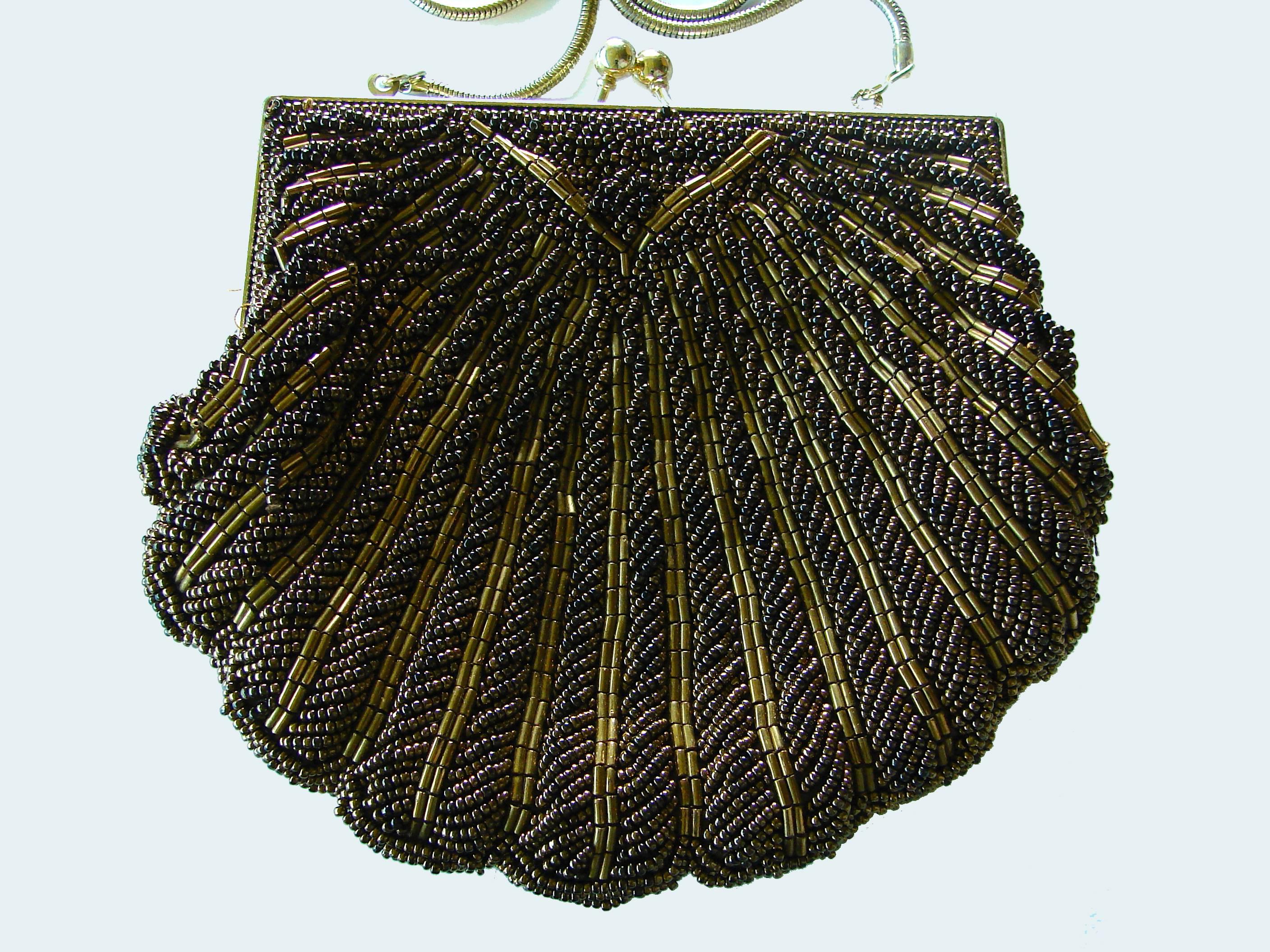 Women's Exquisite Walborg Beaded Kisslock Evening Bag with Silk Satin Lining 1970s 