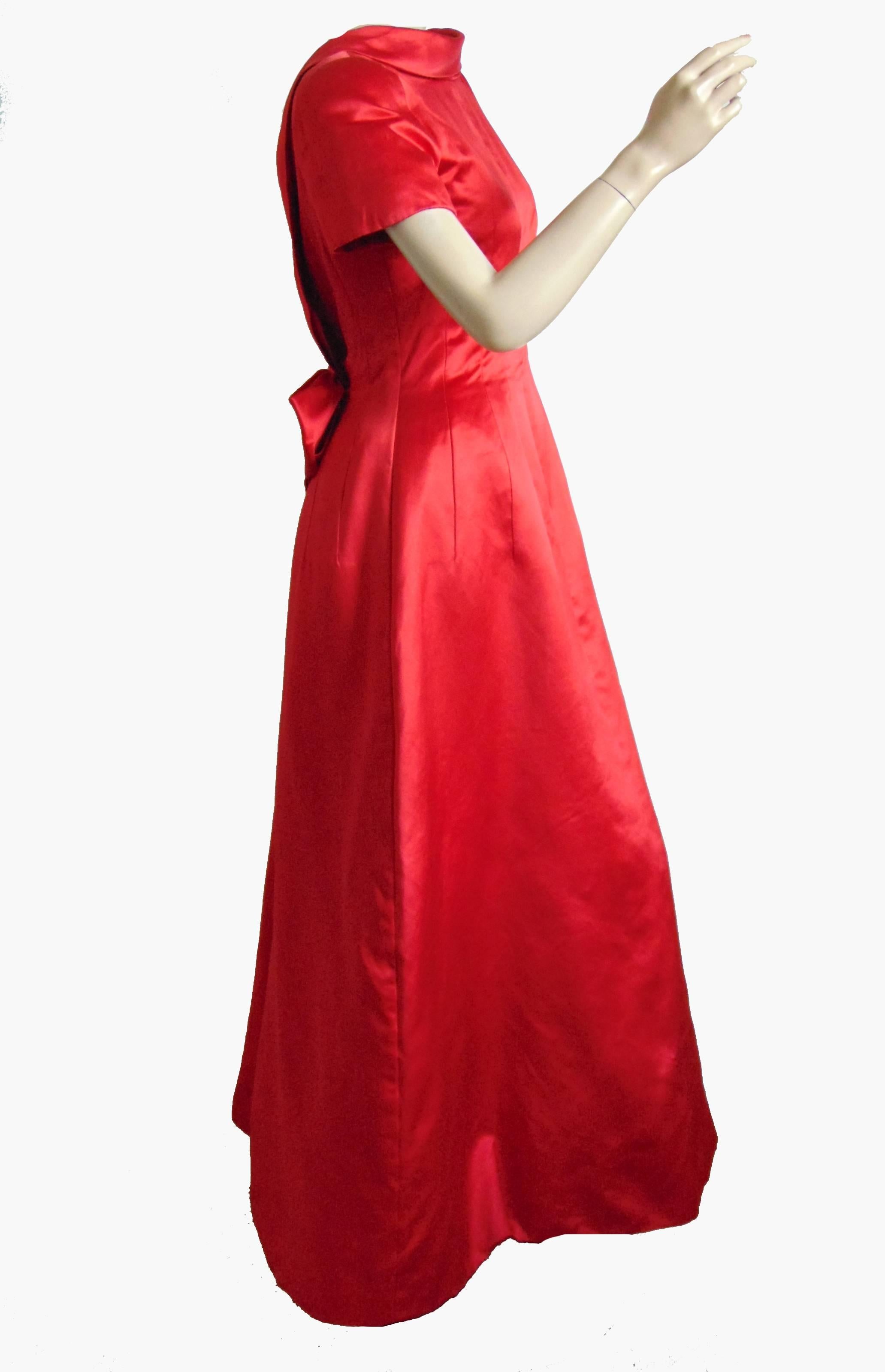 Women's Brilliant Valentino Red Silk Evening Gown with Low Cut Back + Bow Size 10 1990s 