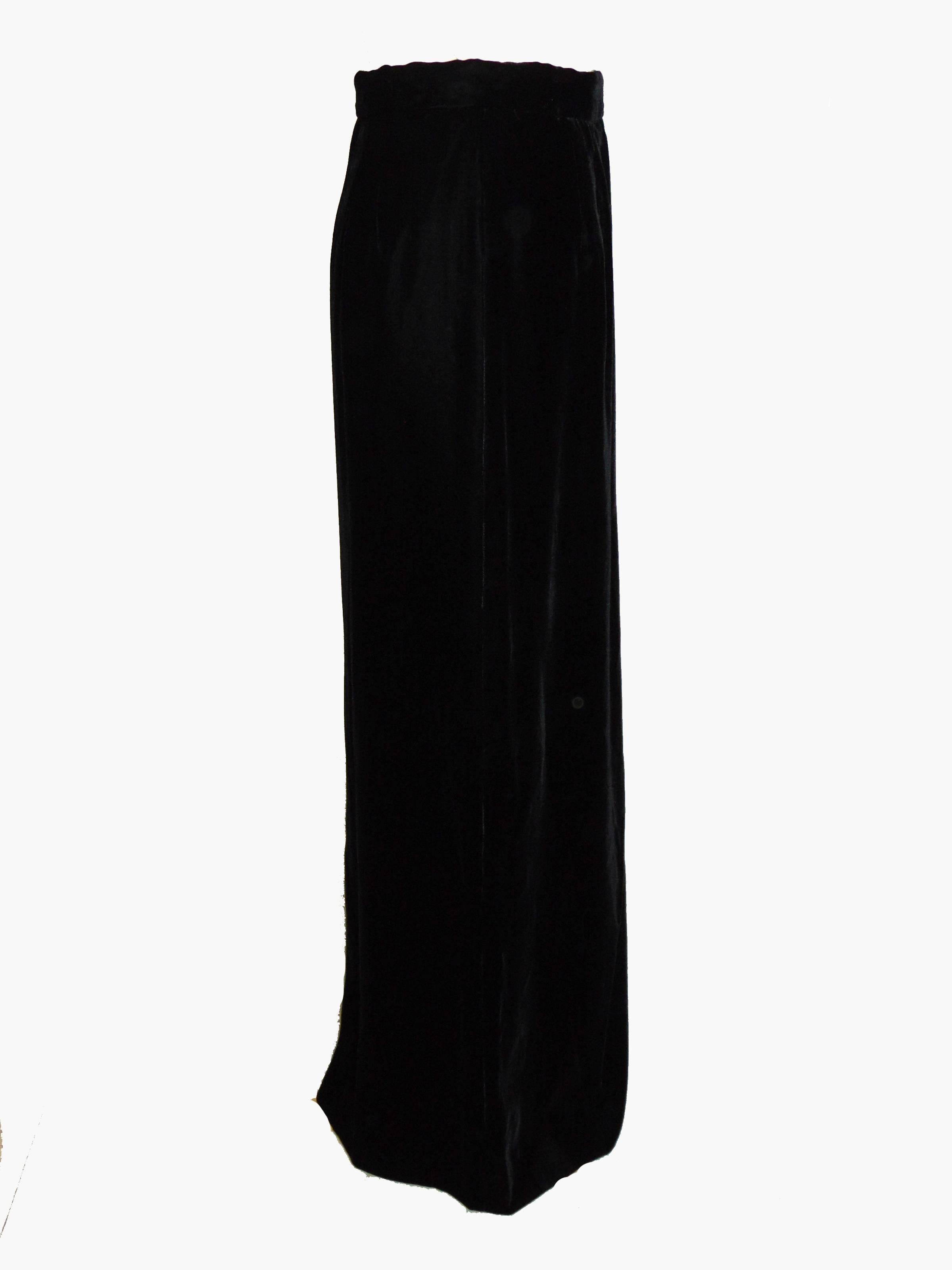 Classic Oscar de la Renta Black Evening Skirt with Side Vent Size 12 1980s  In Excellent Condition In Port Saint Lucie, FL