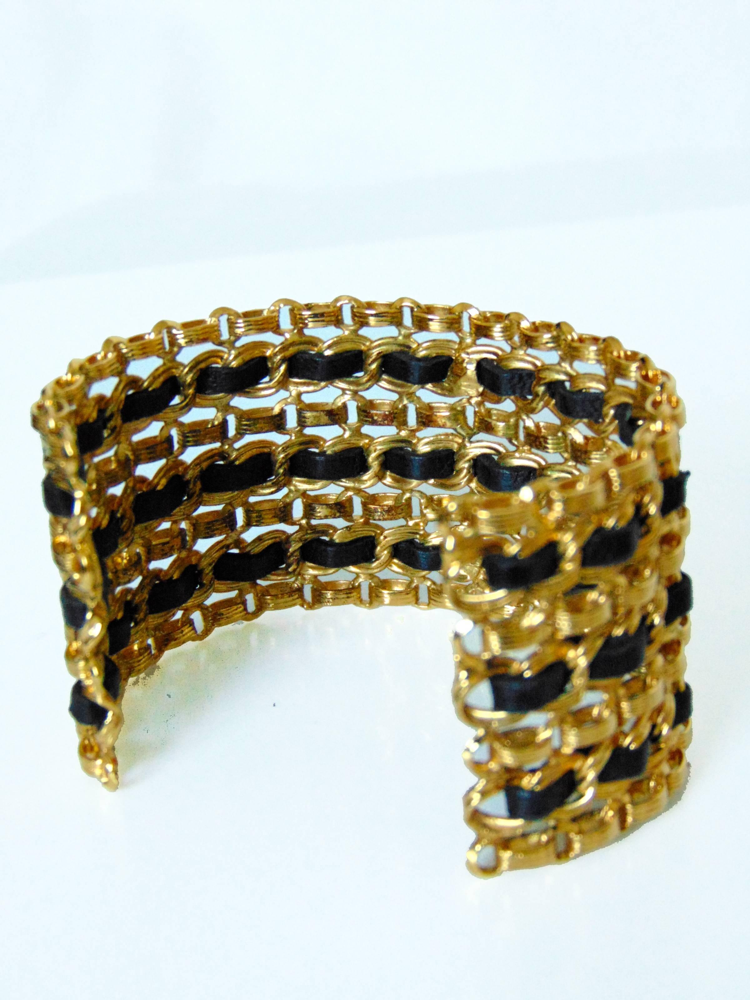 Women's Chanel Gold Chain and Black Leather Vintage Wide Cuff Bracelet, 1980s 