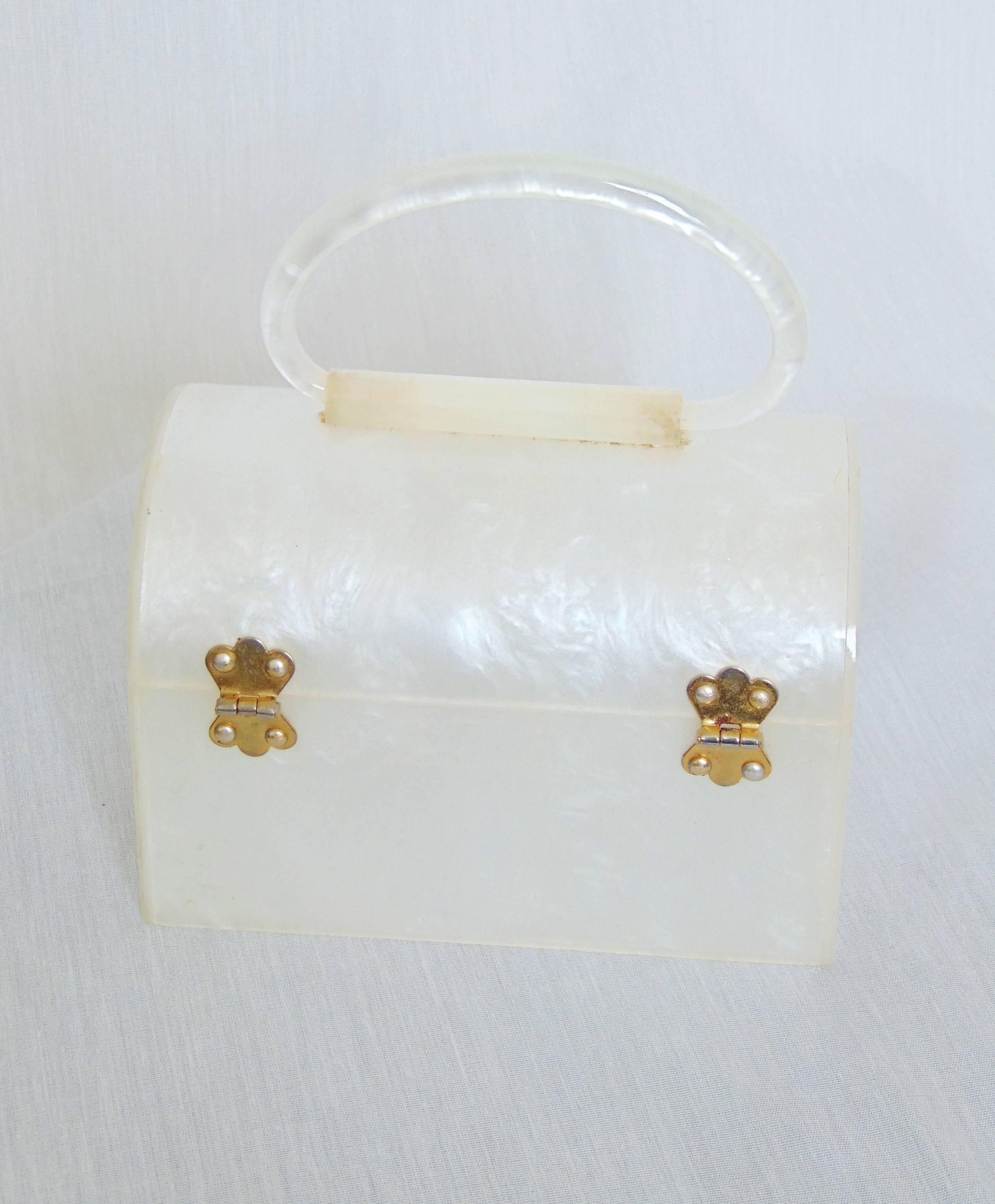 Vintage 1960s White Lucite Top Handle Purse Bag Trinket Box  In Good Condition In Port Saint Lucie, FL