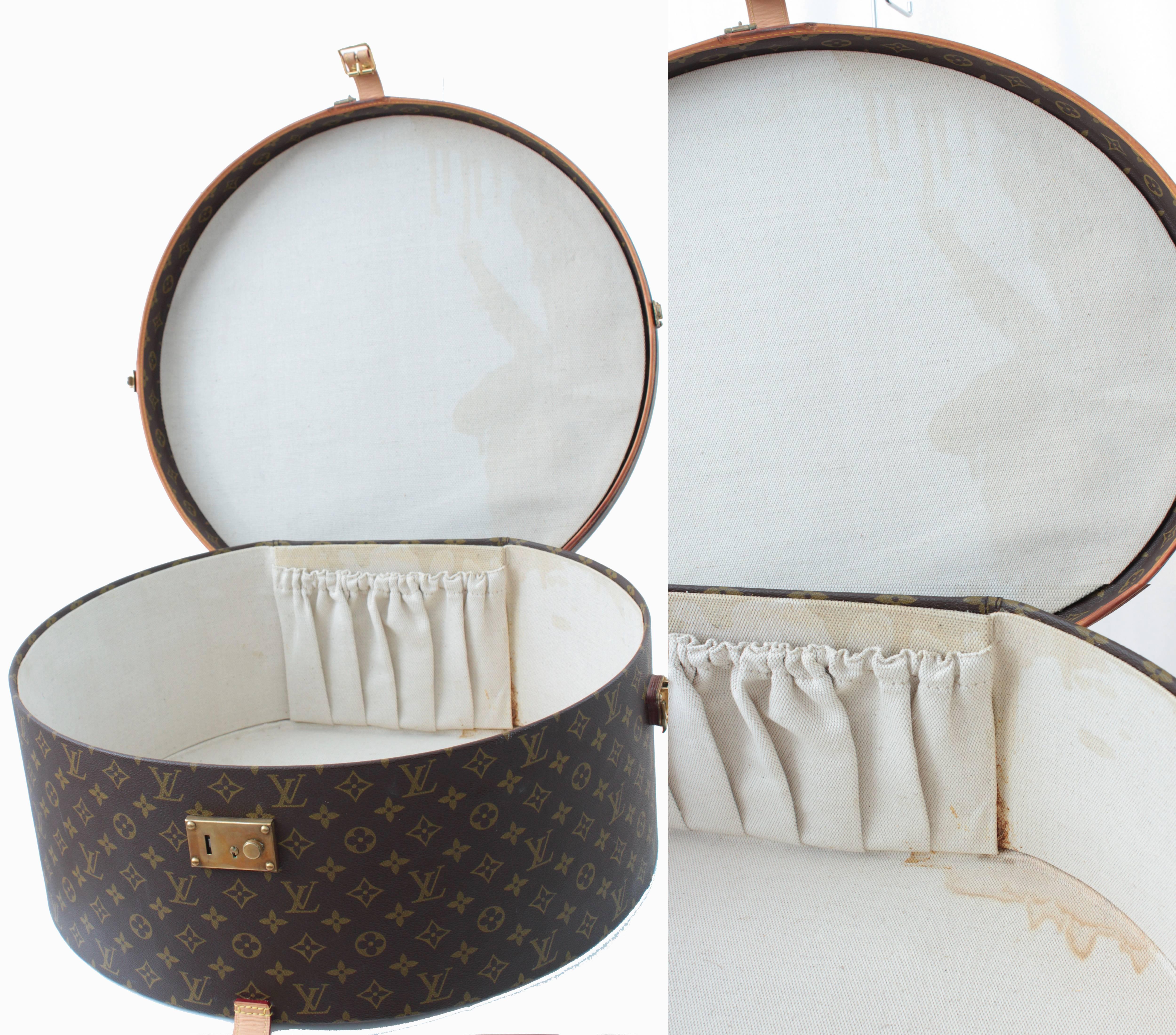 Women's or Men's Louis Vuitton Boite Chapeaux Hat Box 50cm XL Round Monogram Travel Bag 1970s 