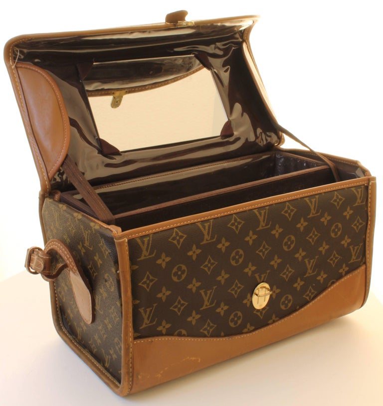 LOUIS VUITTON Monogram Canvas Cosmetic Vanity Travel Trunk Case For Sale at  1stDibs