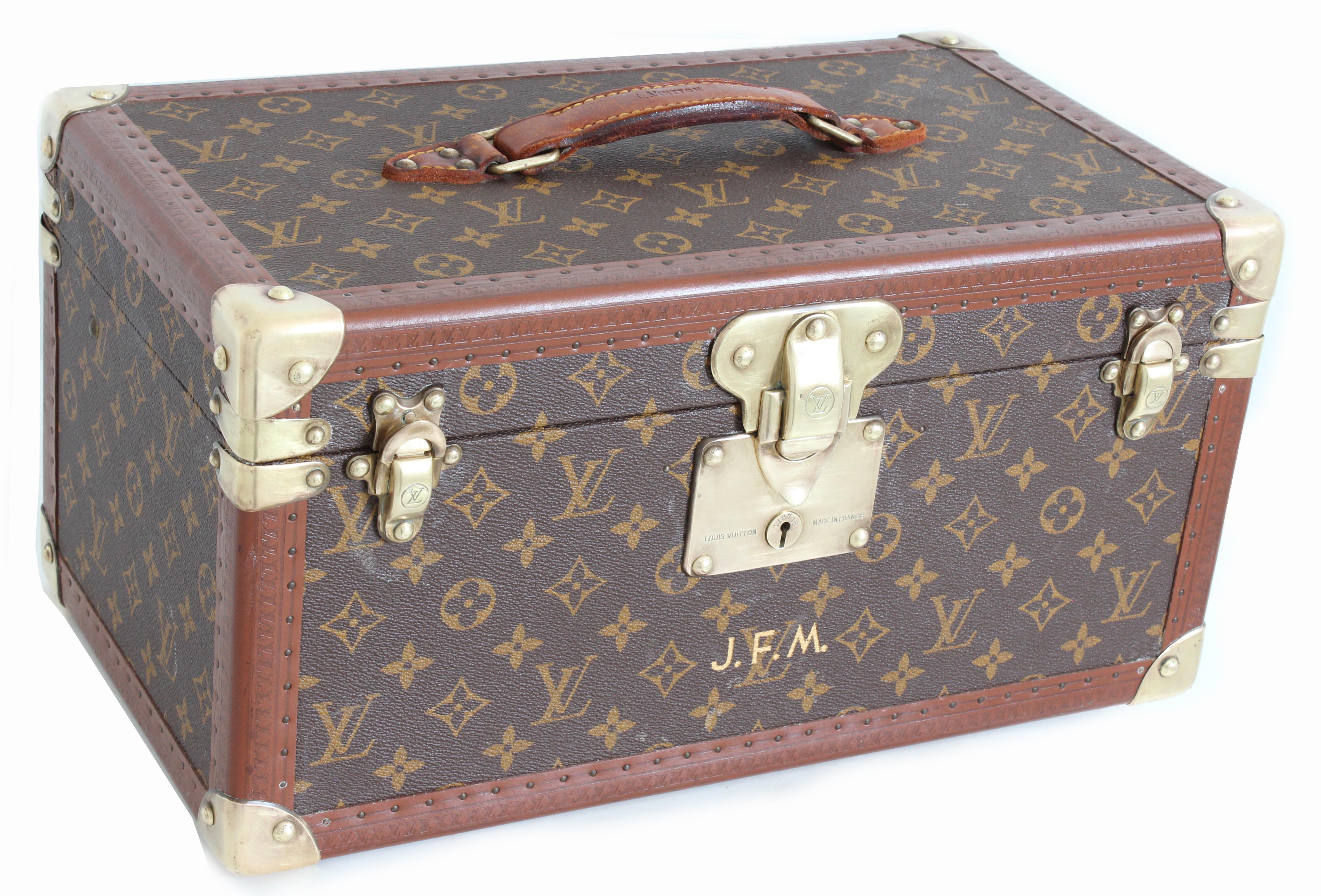 Louis Vuitton Monogram Train Case Vanity Small Trunk Boite Bouteilles Vintage im Zustand „Gut“ in Port Saint Lucie, FL