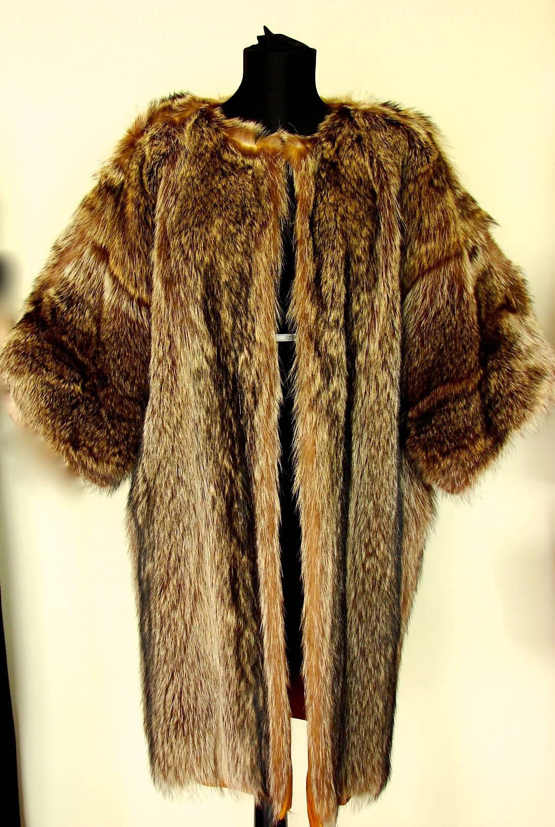 Ultra Rare Bonnie Cashin Sills Reversible Gold Suede and Raccoon Fur Coat 60s In Excellent Condition In Port Saint Lucie, FL