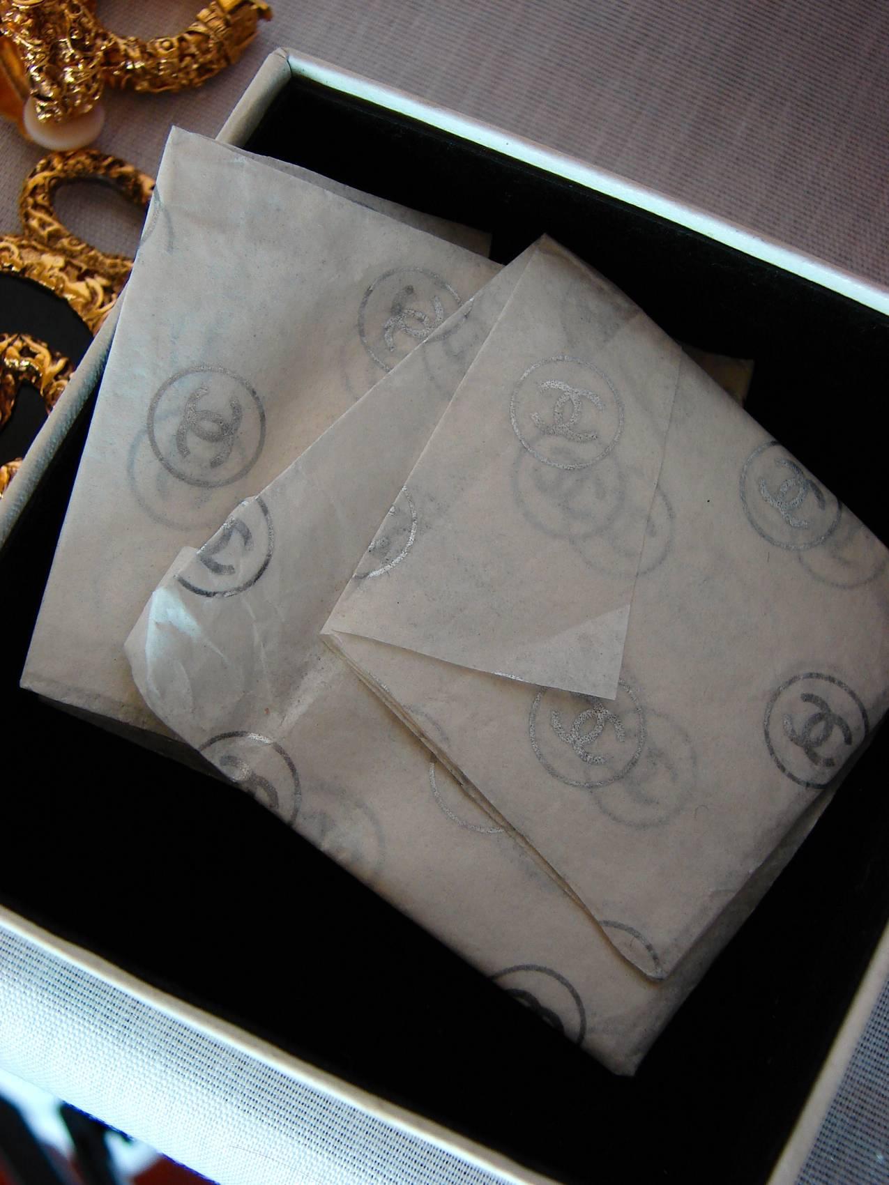 90s Chanel Baroque Medallion Earrings Gold Black CC Logo Dangle Clip with Box 2