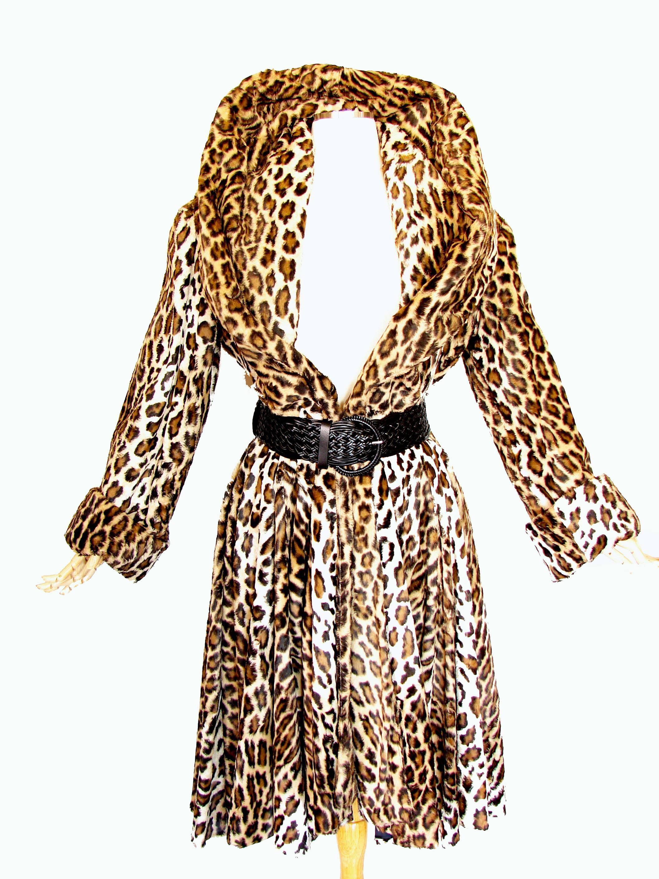 OMO Norma Kamali Fabulous Faux Leopard Coat with Huge Shawl Collar 1980s Sz S In Good Condition In Port Saint Lucie, FL