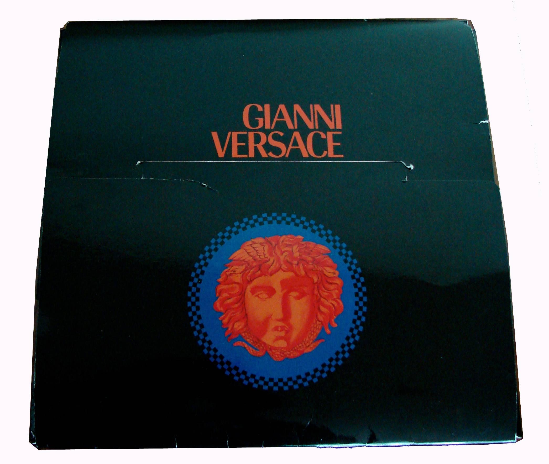 Iconic Gianni Versace Vogue Covers Large Silk Scarf Shawl 52in in Box 1990 5