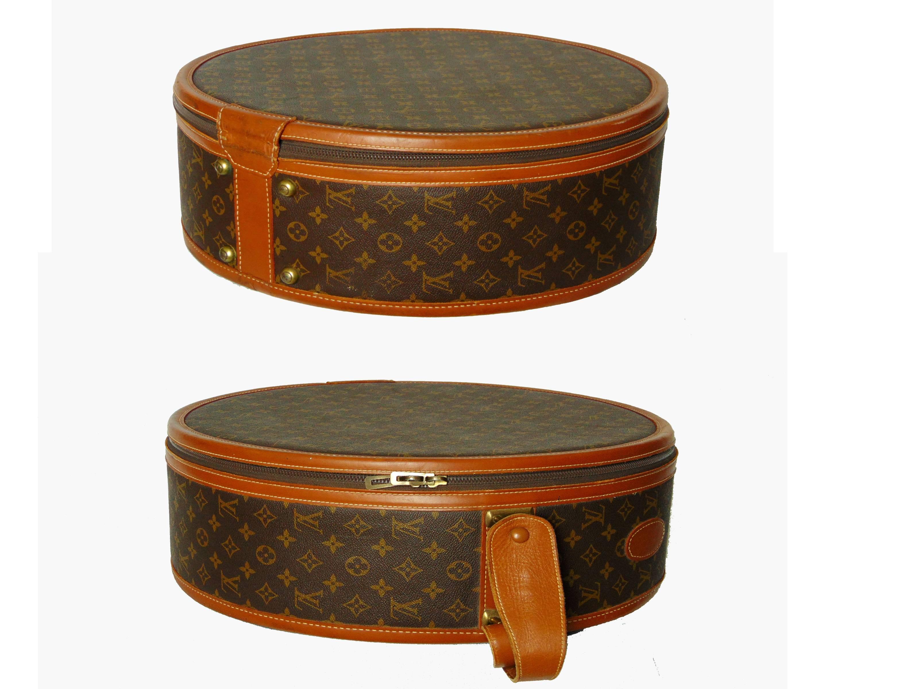 Rare Louis Vuitton Hat Box by The French Company Monogram Boite Chapeaux 1970s  In Excellent Condition In Port Saint Lucie, FL