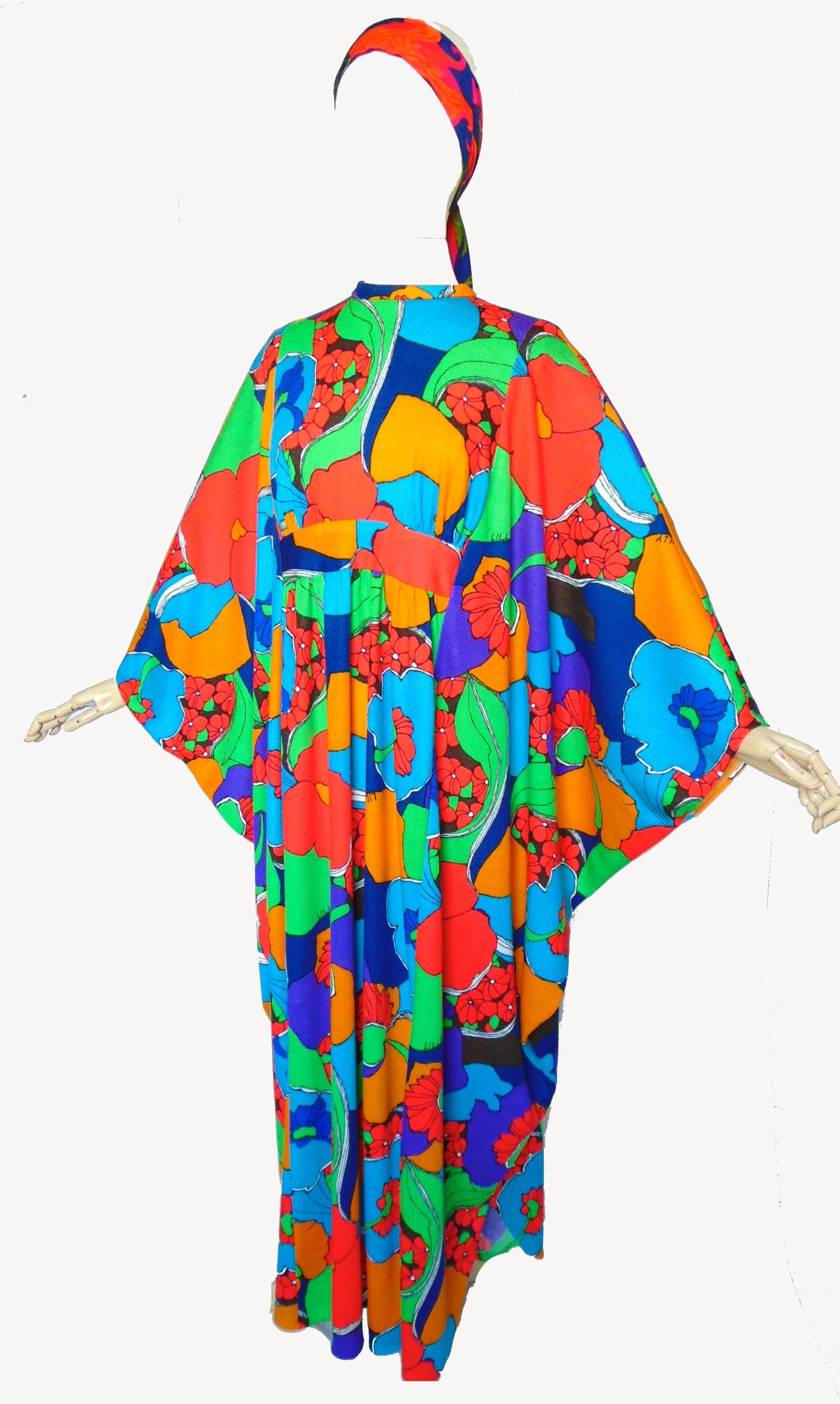 Lilly Pulitzer Kaftan Dress Vibrant Graphic Floral Print One Size Fits Most 70s In Excellent Condition In Port Saint Lucie, FL