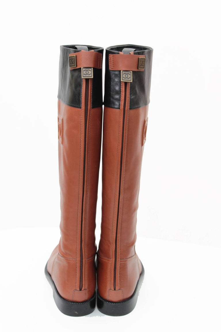 Leather riding boots Chanel Gold size 41 EU in Leather - 38708096