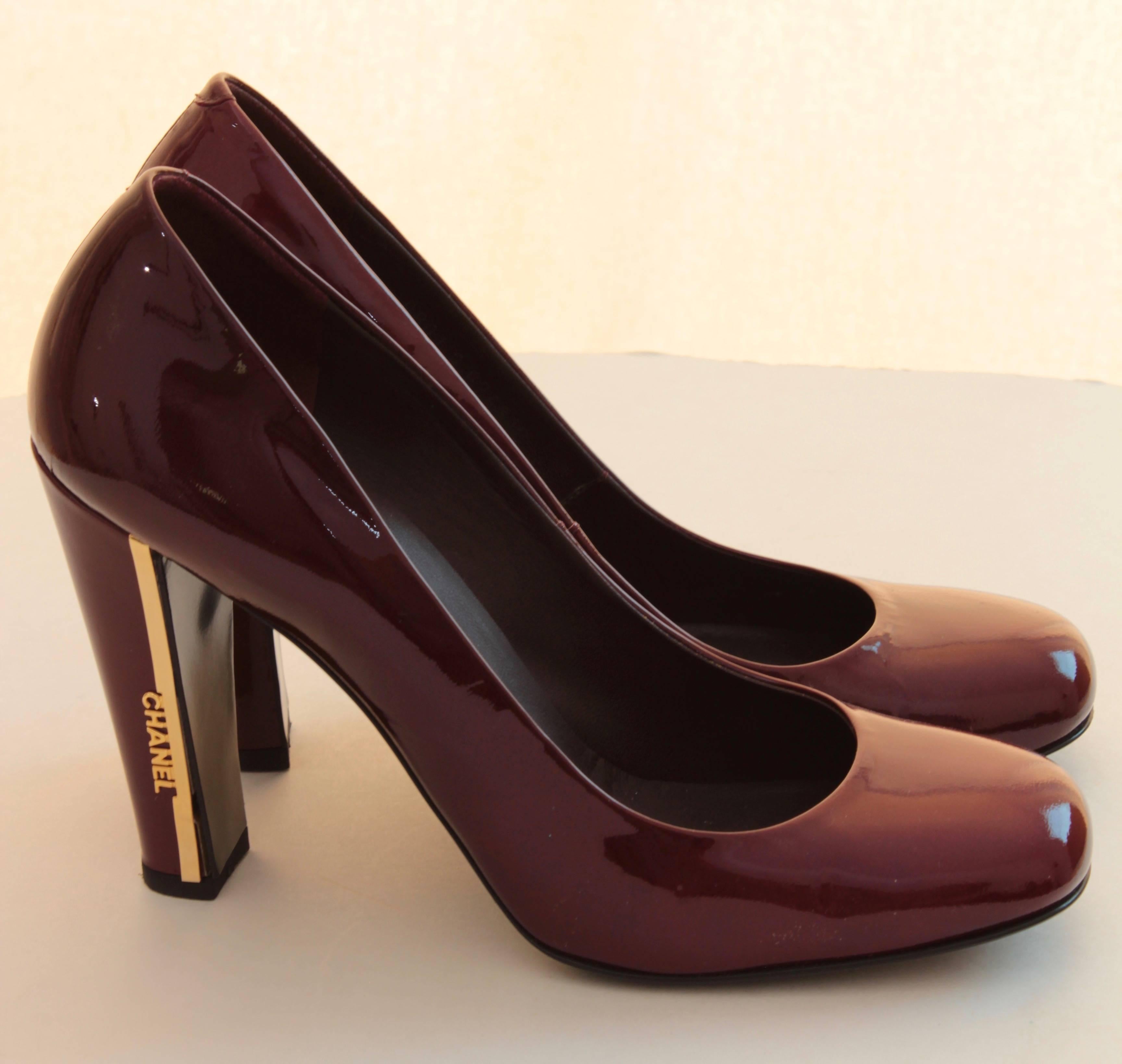 Chanel Maroon Patent Leather Logo Heels Pumps Size 39 08A Collection 1