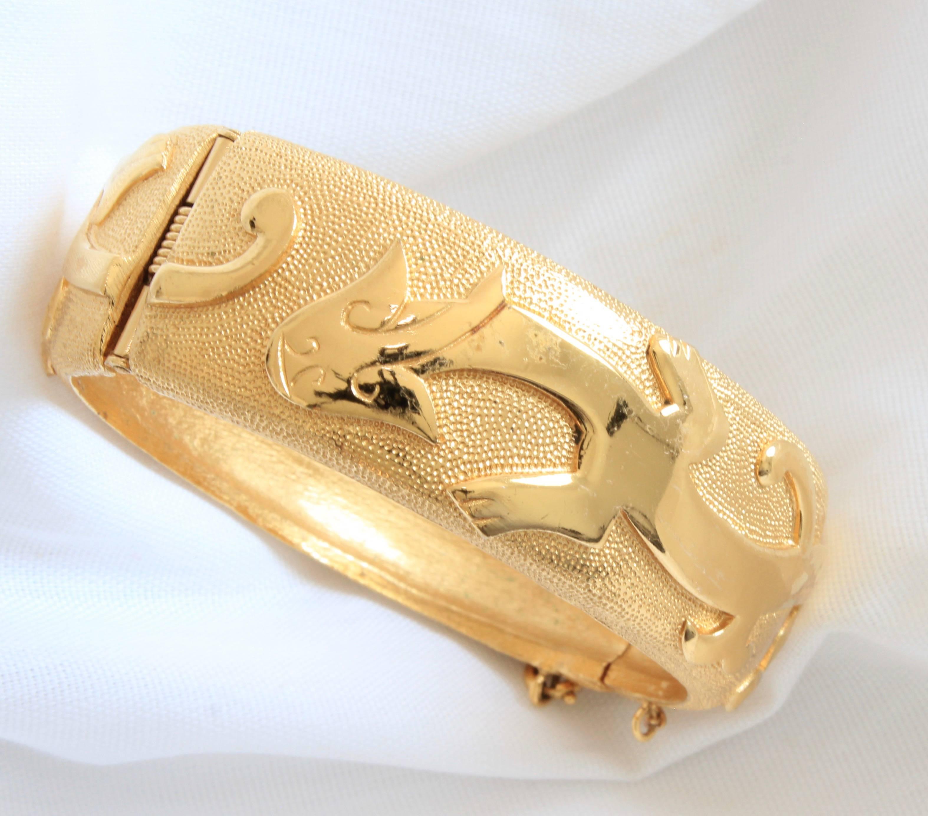 Trifari Vintage Dragon Motif Polished Gold Metal Hinged Clamper Bracelet 1960s  2