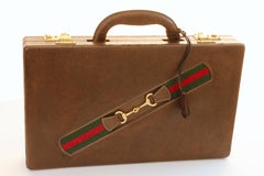 Juego de Backgammon Gucci Estuche de viaje de cuero Tablero de madera Todo original Años 70 Raro