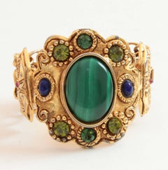 Christian Lacroix Bracelet croix byzantine avec pierres précieuses & Chaîne:: années 1980