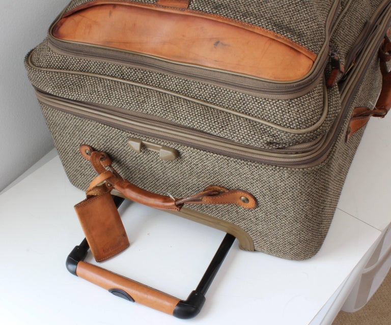 Hartmann Luggage 25in H Expandable Roller Suitcase Tweed and Leather