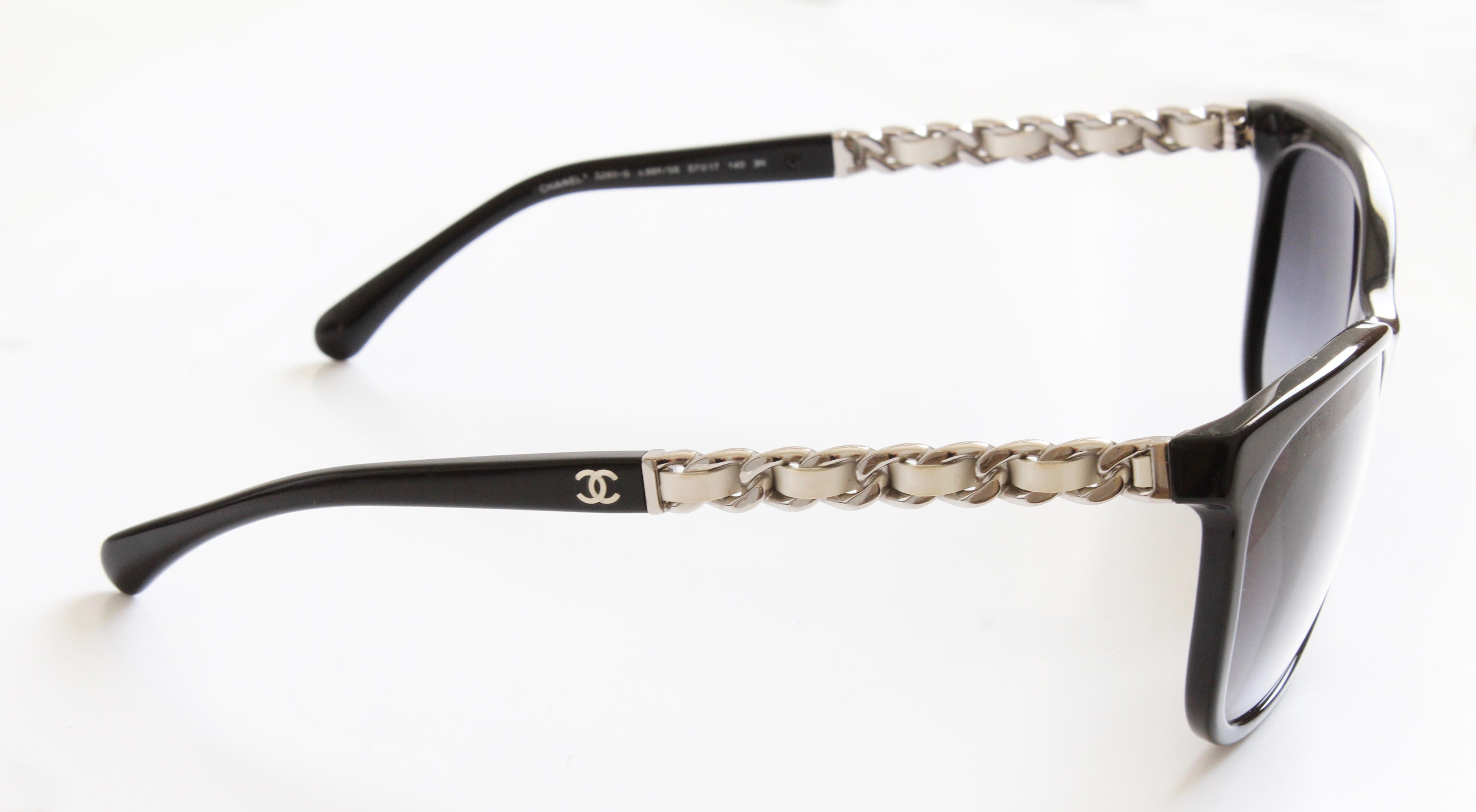 chanel glasses case chain