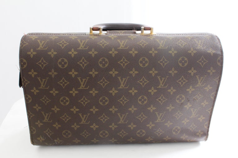 Vintage louis vuitton serviette fermoir black Epi leather briefcase  handbag, Luxury, Bags & Wallets on Carousell