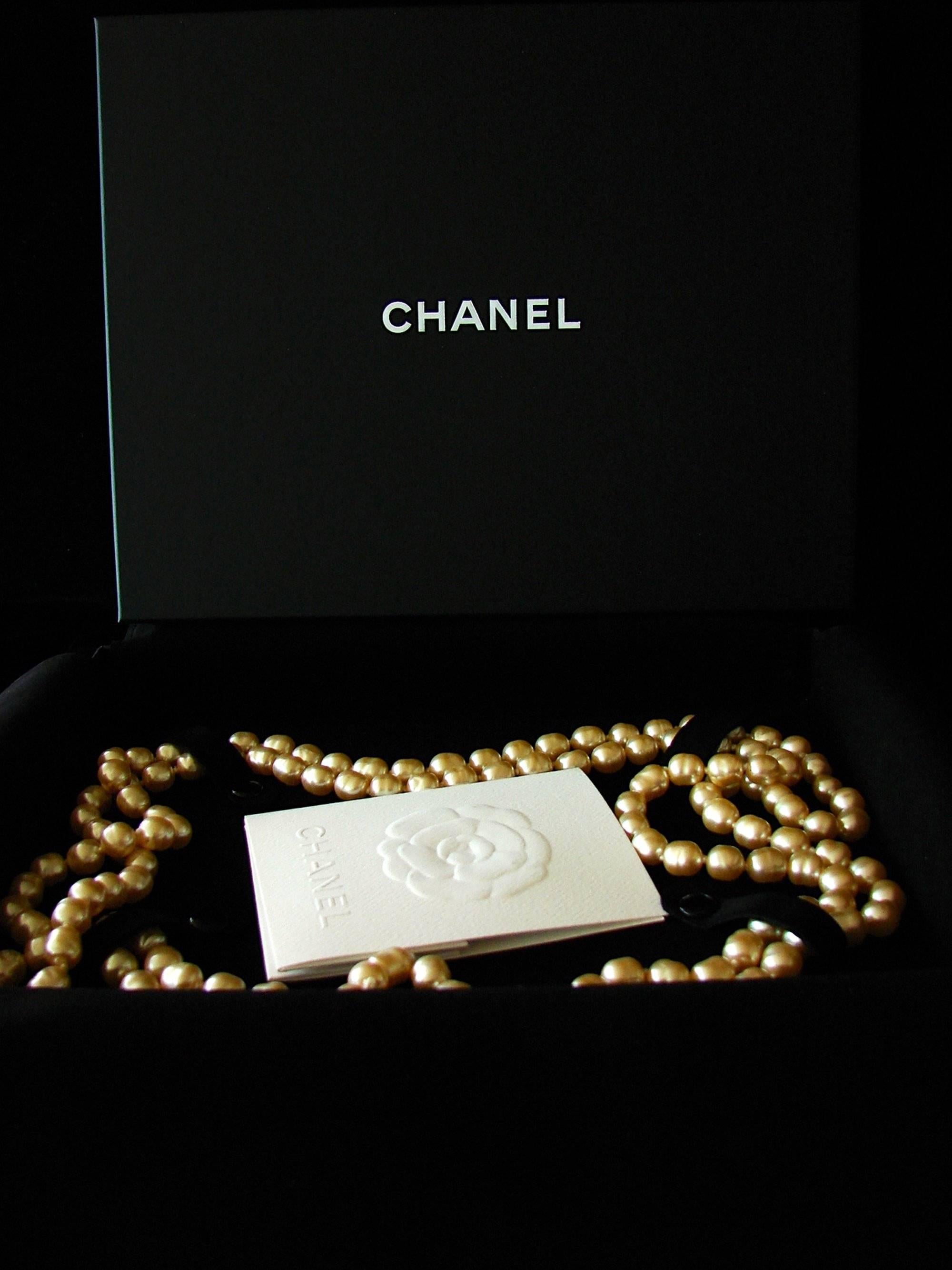Chanel Opera Necklace Glass Pearl Sautoir Infinity 65 Inches 1980s  6