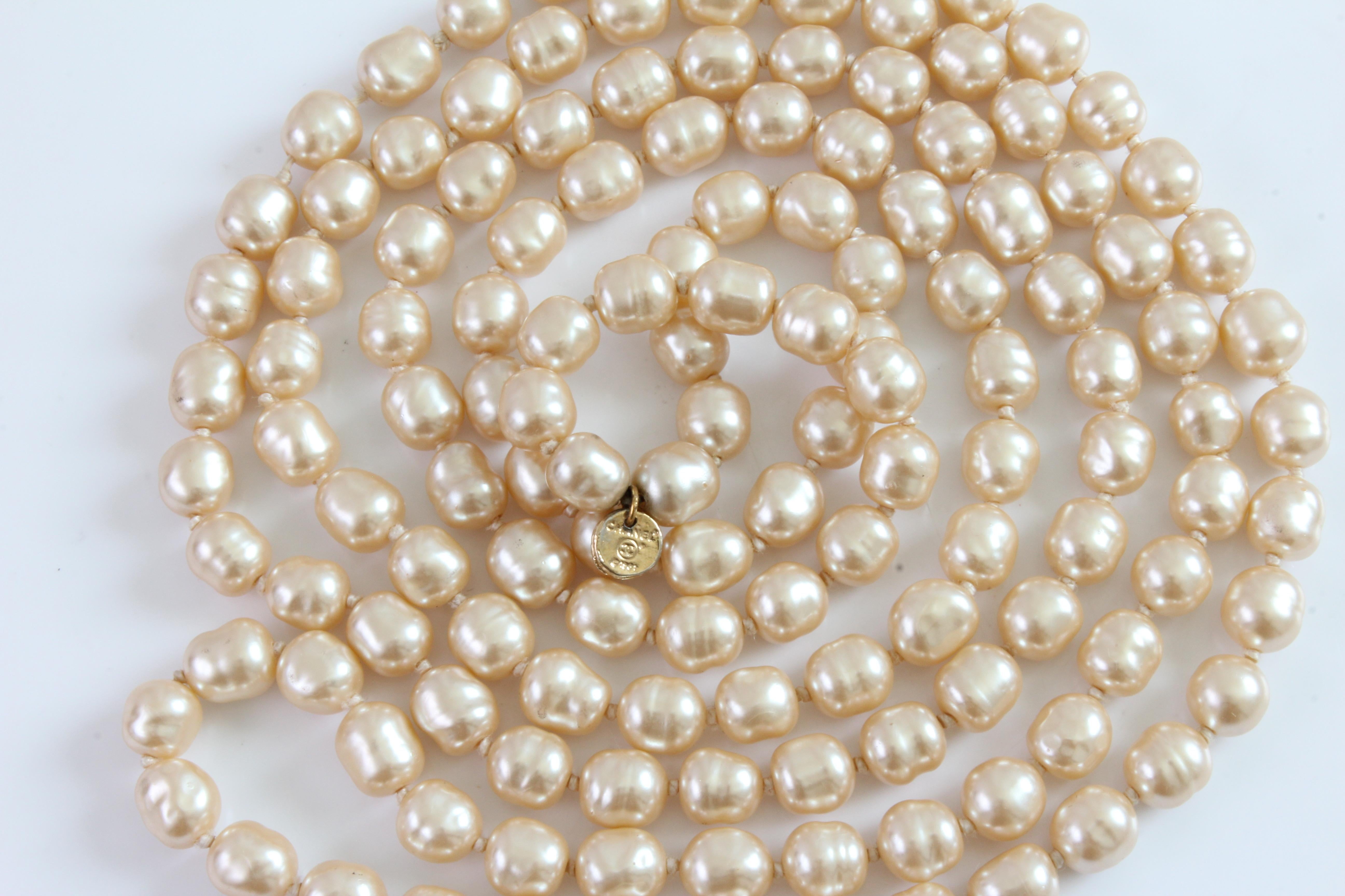 Women's Chanel Opera Necklace Glass Pearl Sautoir Infinity 65 Inches 1980s 