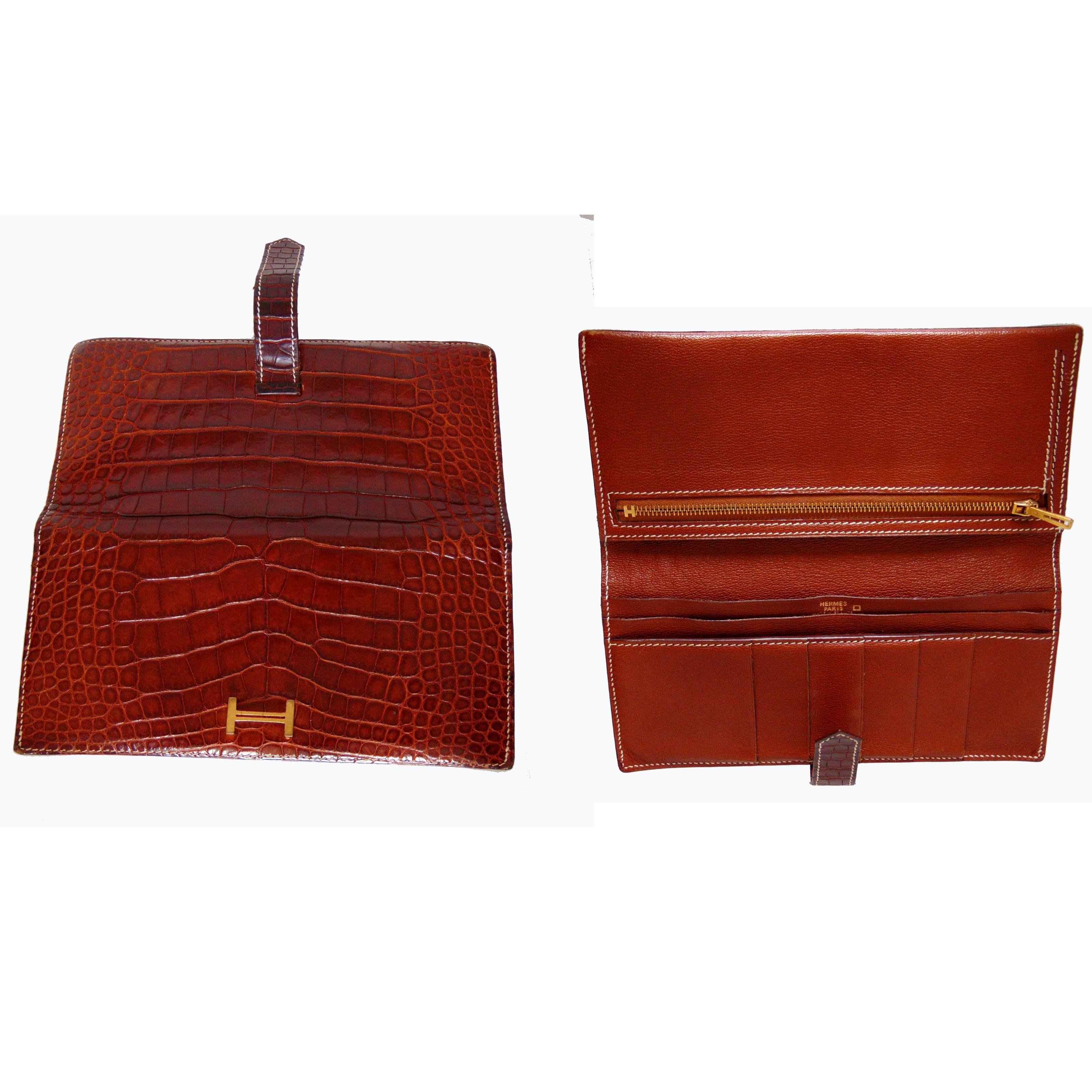 Hermes Alligator Wallet Bearn Honey Miel Croc with Contrast Stitching with Box In Good Condition In Port Saint Lucie, FL