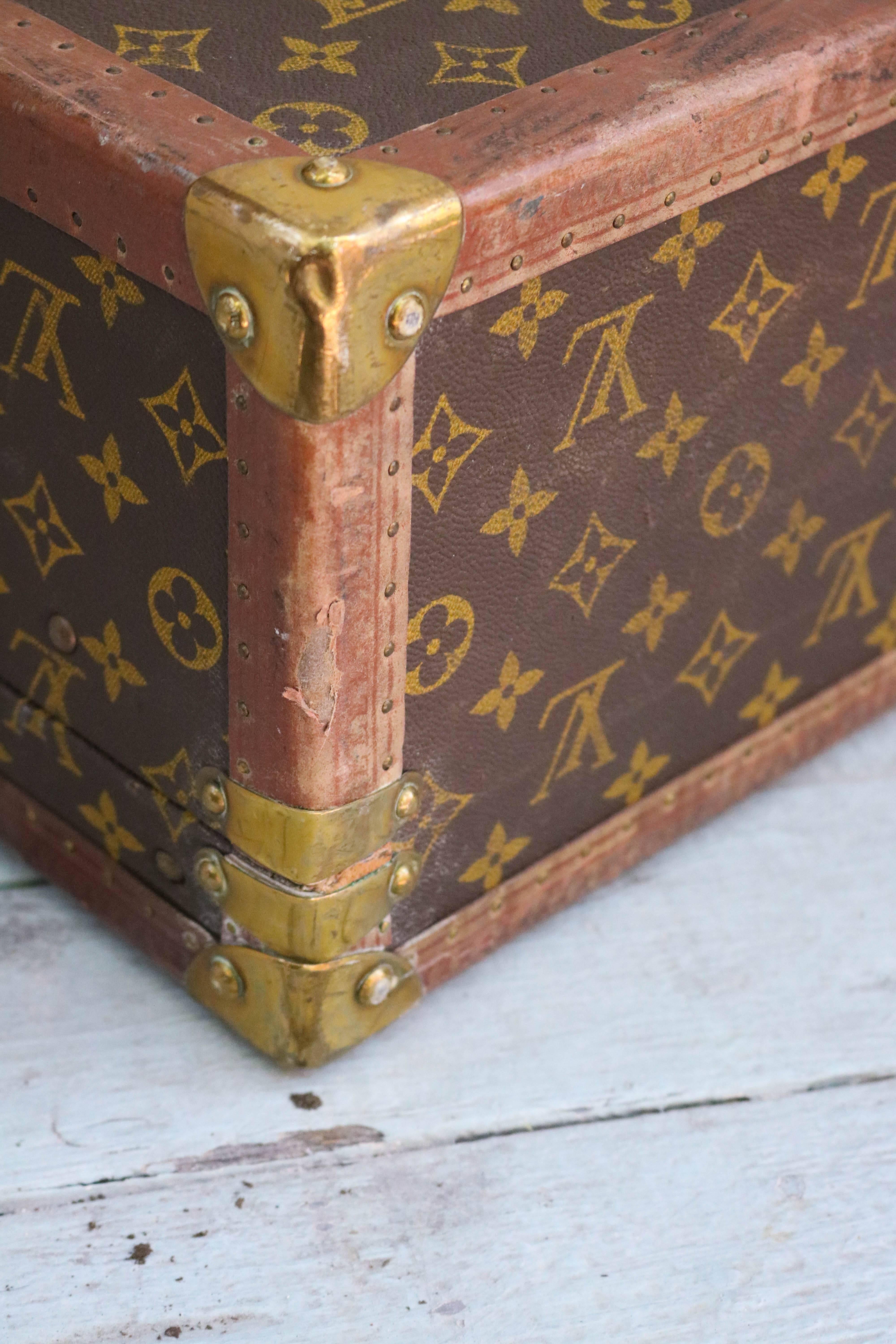 LOUIS VUITTON Monogram Canvas Bisten 70 Trunk  In Good Condition For Sale In San Francisco, CA