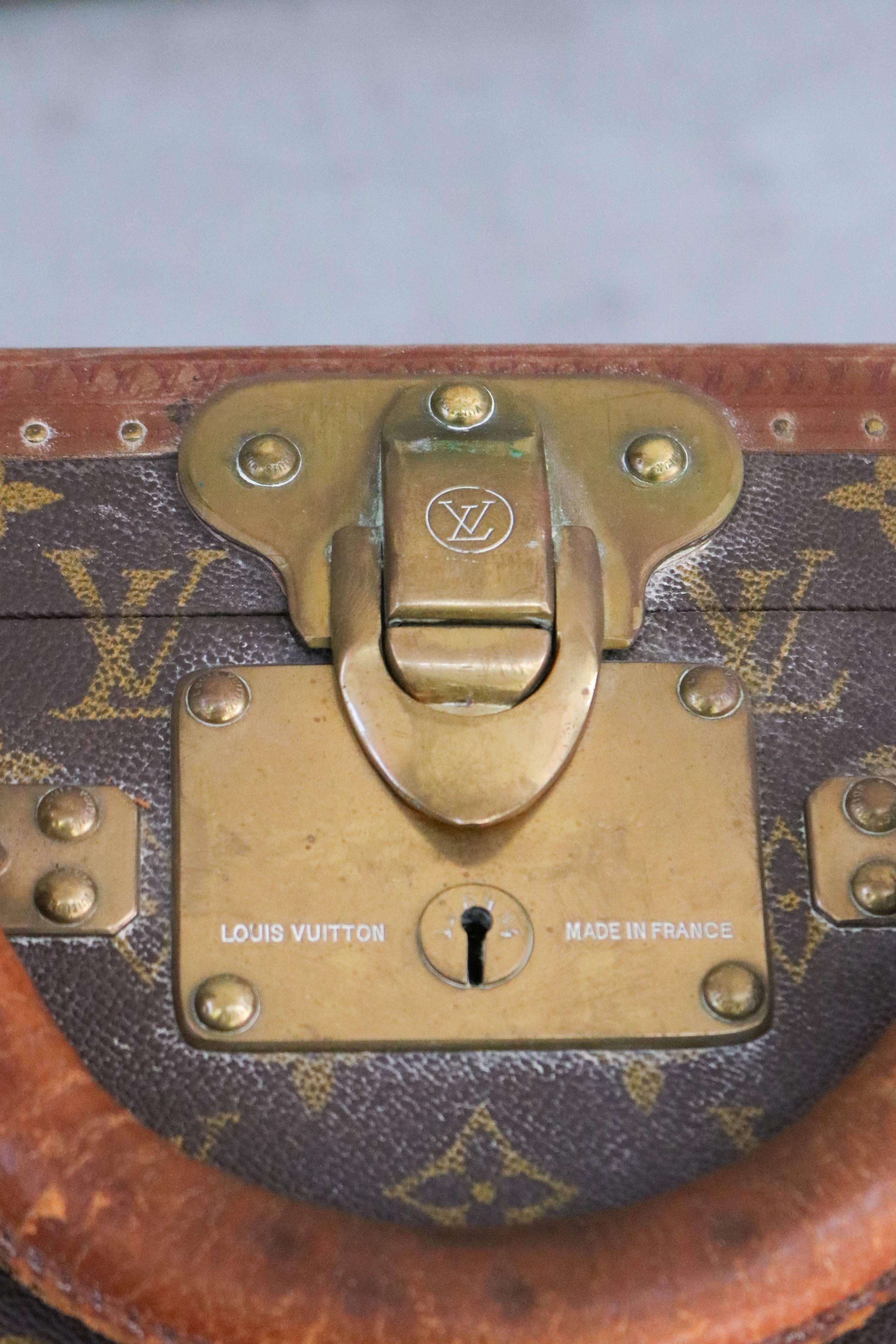 Women's or Men's LOUIS VUITTON Monogram Canvas Bisten 70 Trunk  For Sale