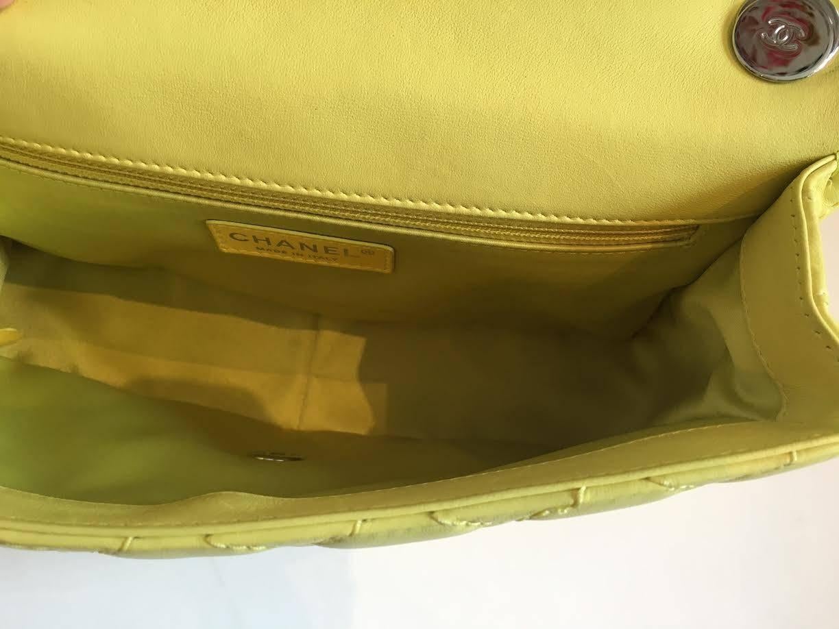 2014-2015 Chanel Lime Green classic shoulder bag For Sale 1