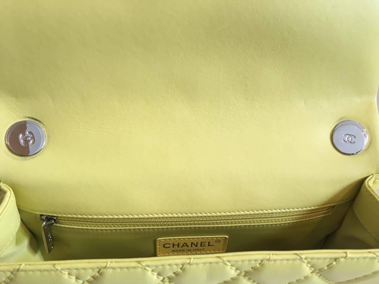 2014-2015 Chanel Lime Green classic shoulder bag For Sale 2