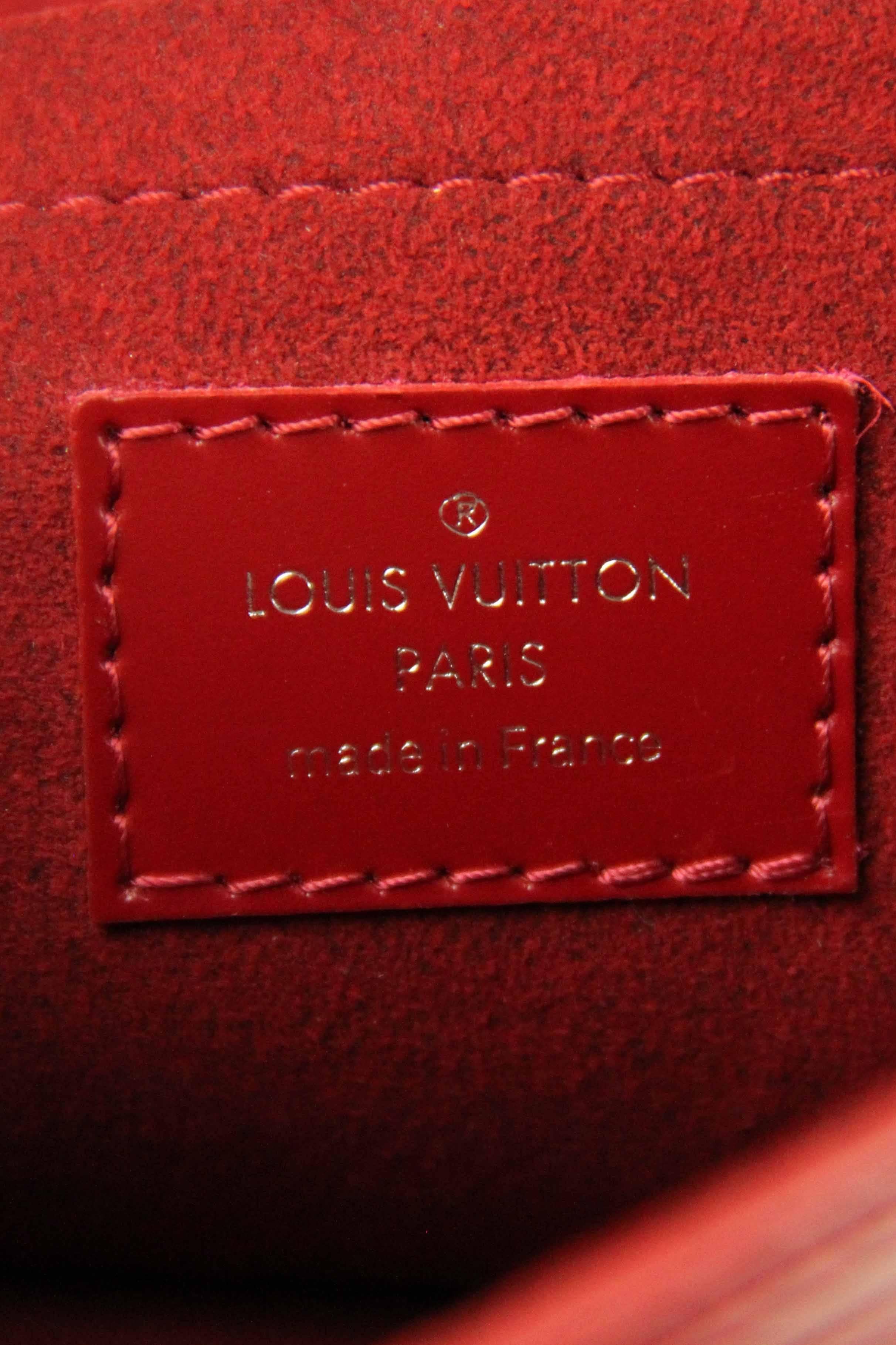 LOUIS VUITTON Epi Montaigne Pochette Shoulder Bag  2