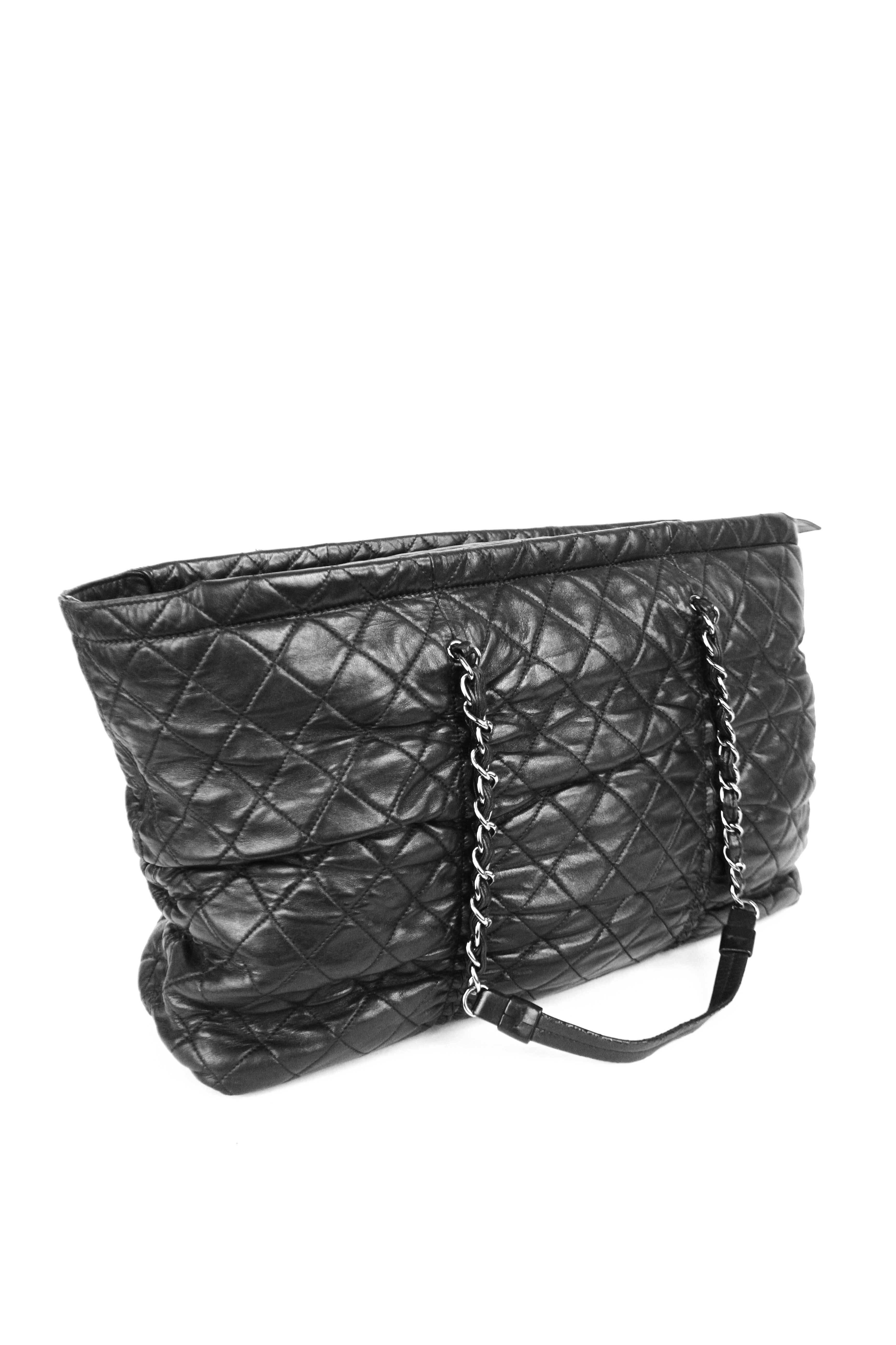Chanel Quilted Lambskin Tote  For Sale 4