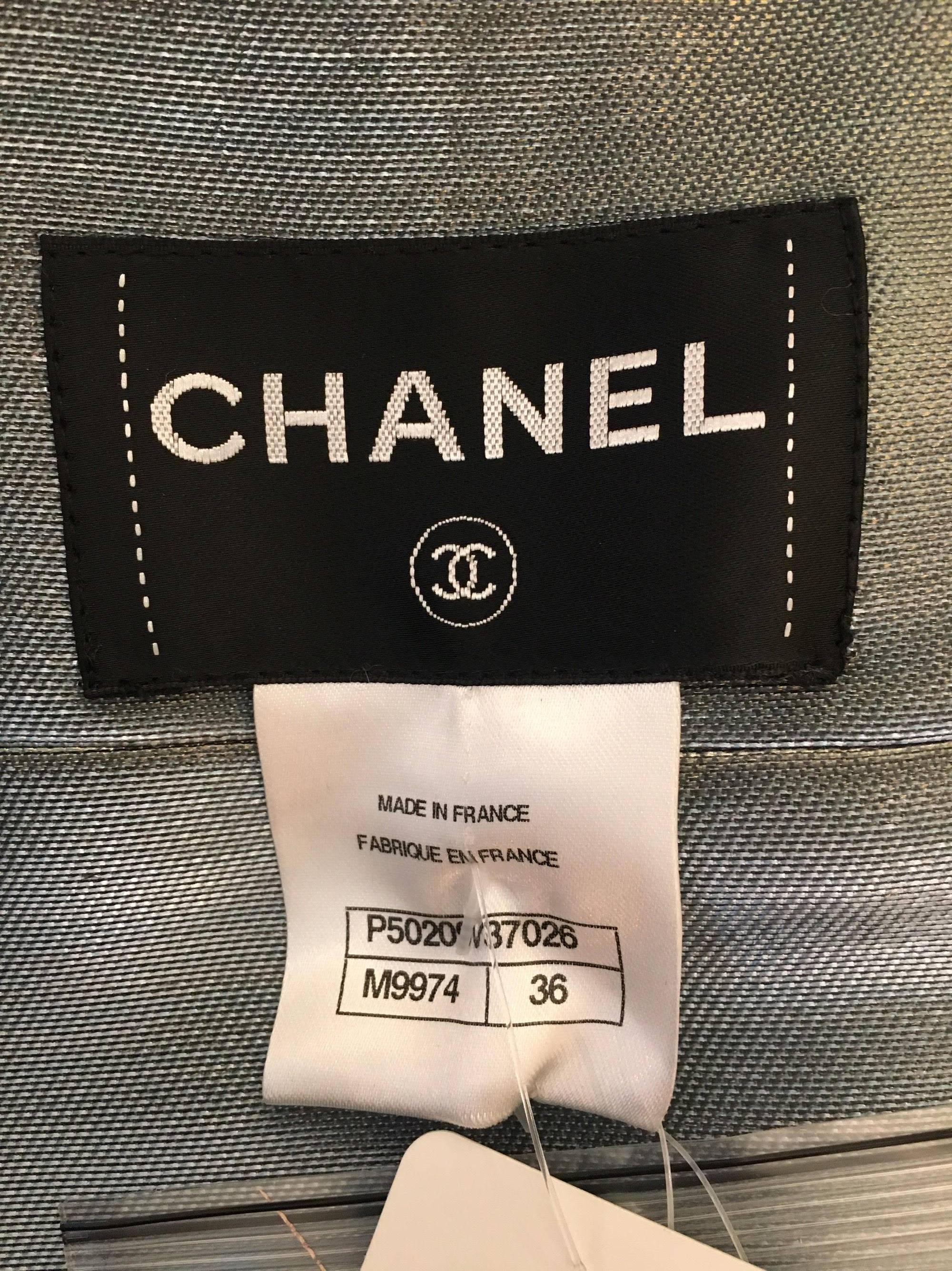 CHANEL white/grey/black jacket size 36 In New Condition For Sale In San Francisco, CA