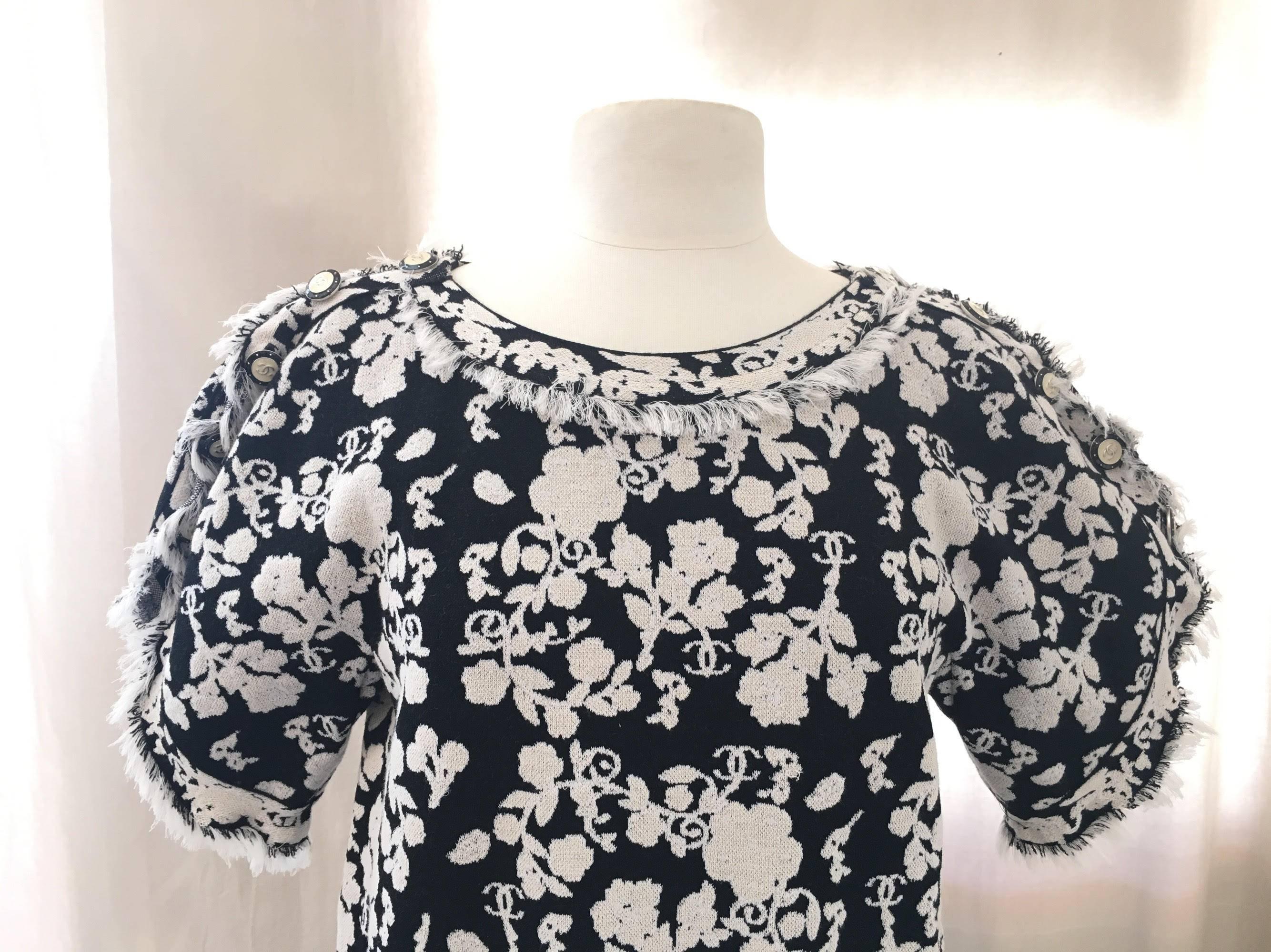 Women's CHANEL Black/White Printed CC Dress size 38