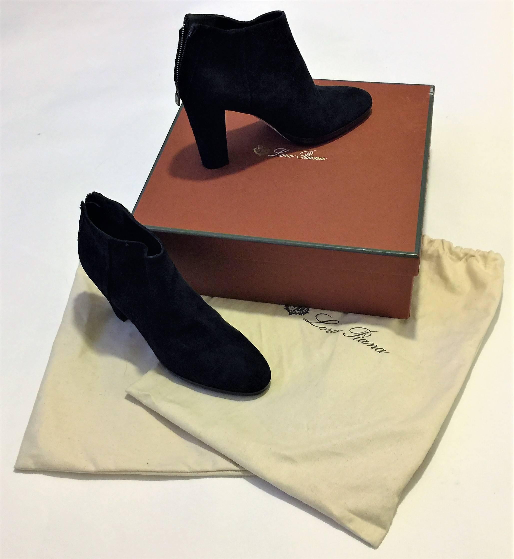 Women's Loro Piana ‘Charlene’ Ankle Boots. Size EU 39.  